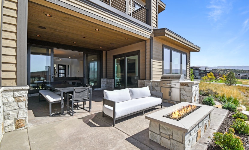 Red Ledges mountain modern, golf, min 90 day stay