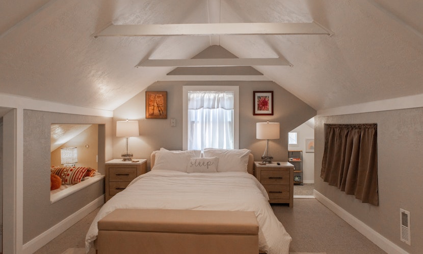 Heber base camp, sleeps 7, fire pit, pets ok, AC