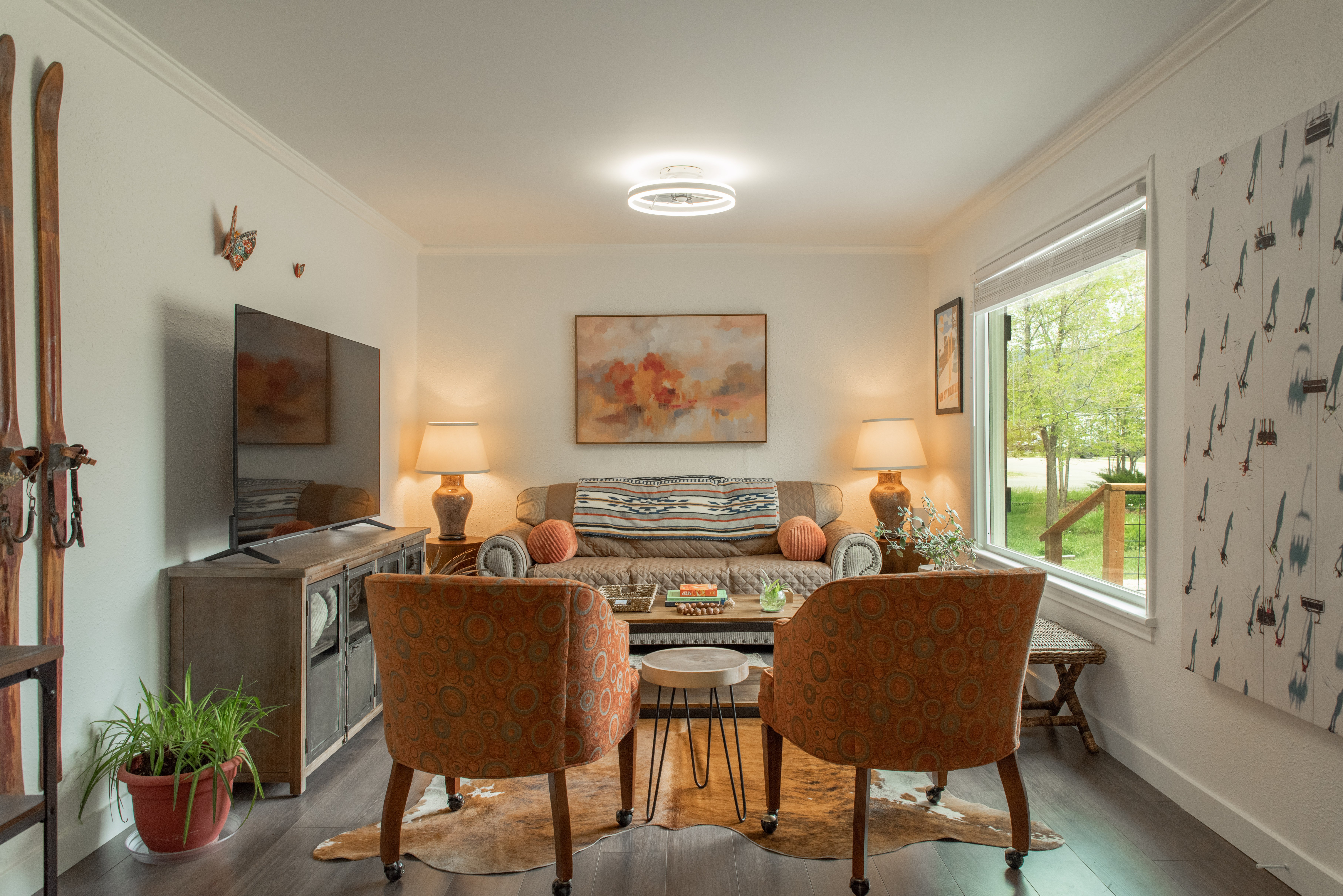 Heber base camp, sleeps 7, fire pit, pets ok, AC