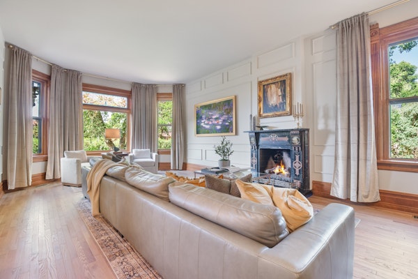 DavidFisher House, historic lux, Sleeps 12, 4br3ba