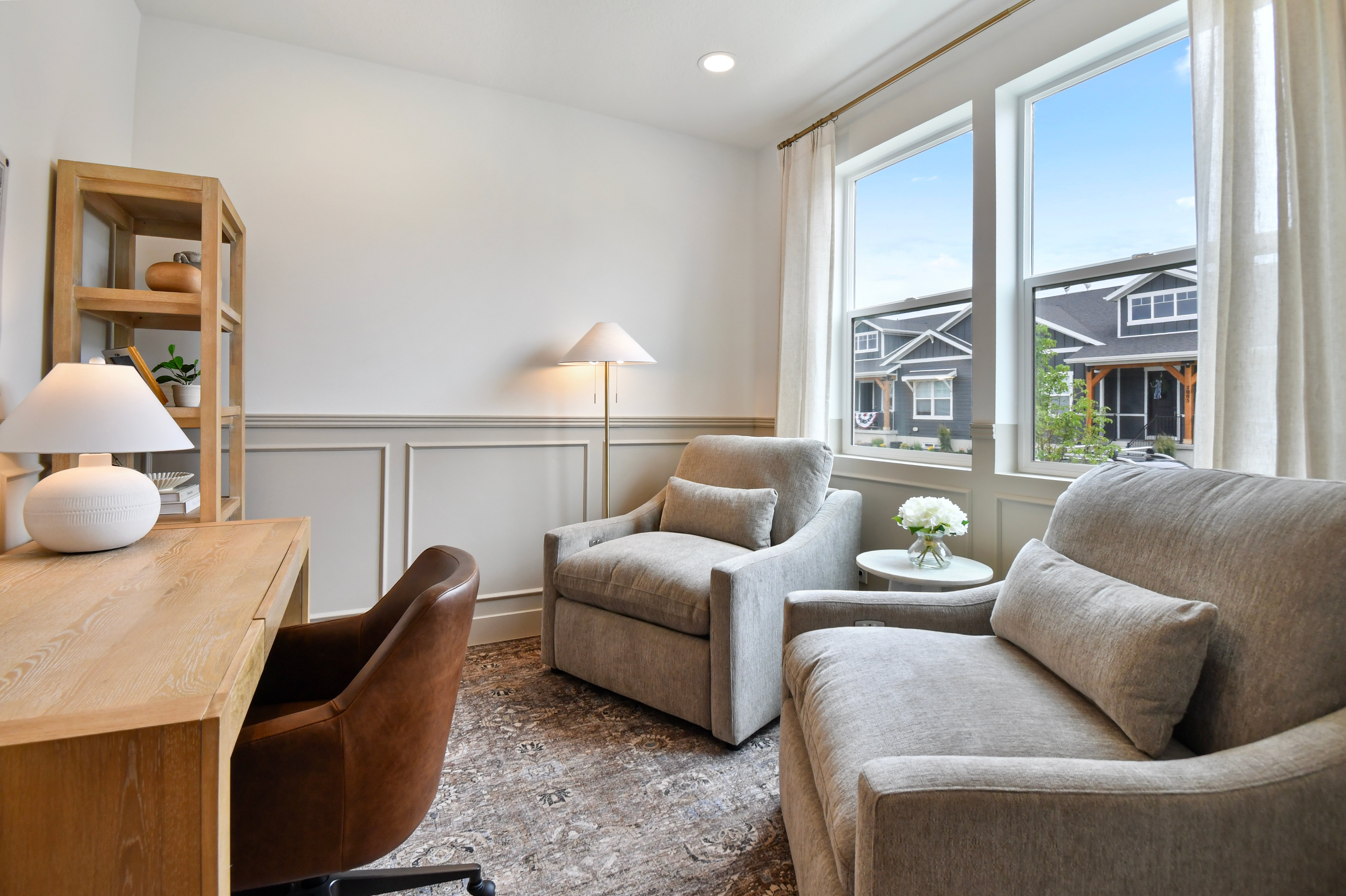 Modern 6br near skiing, luxe, sleeps 12, hot tub