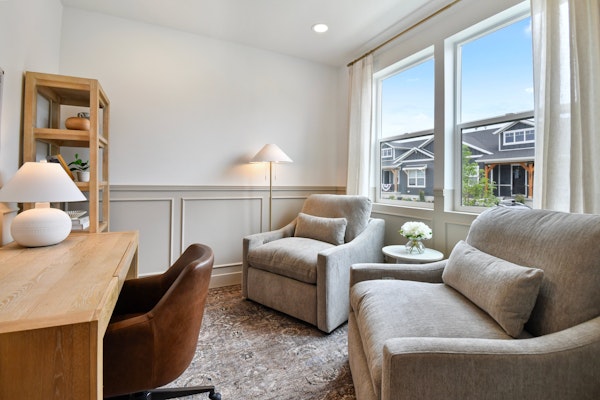 Modern 6br near skiing, luxe, sleeps 12, hot tub