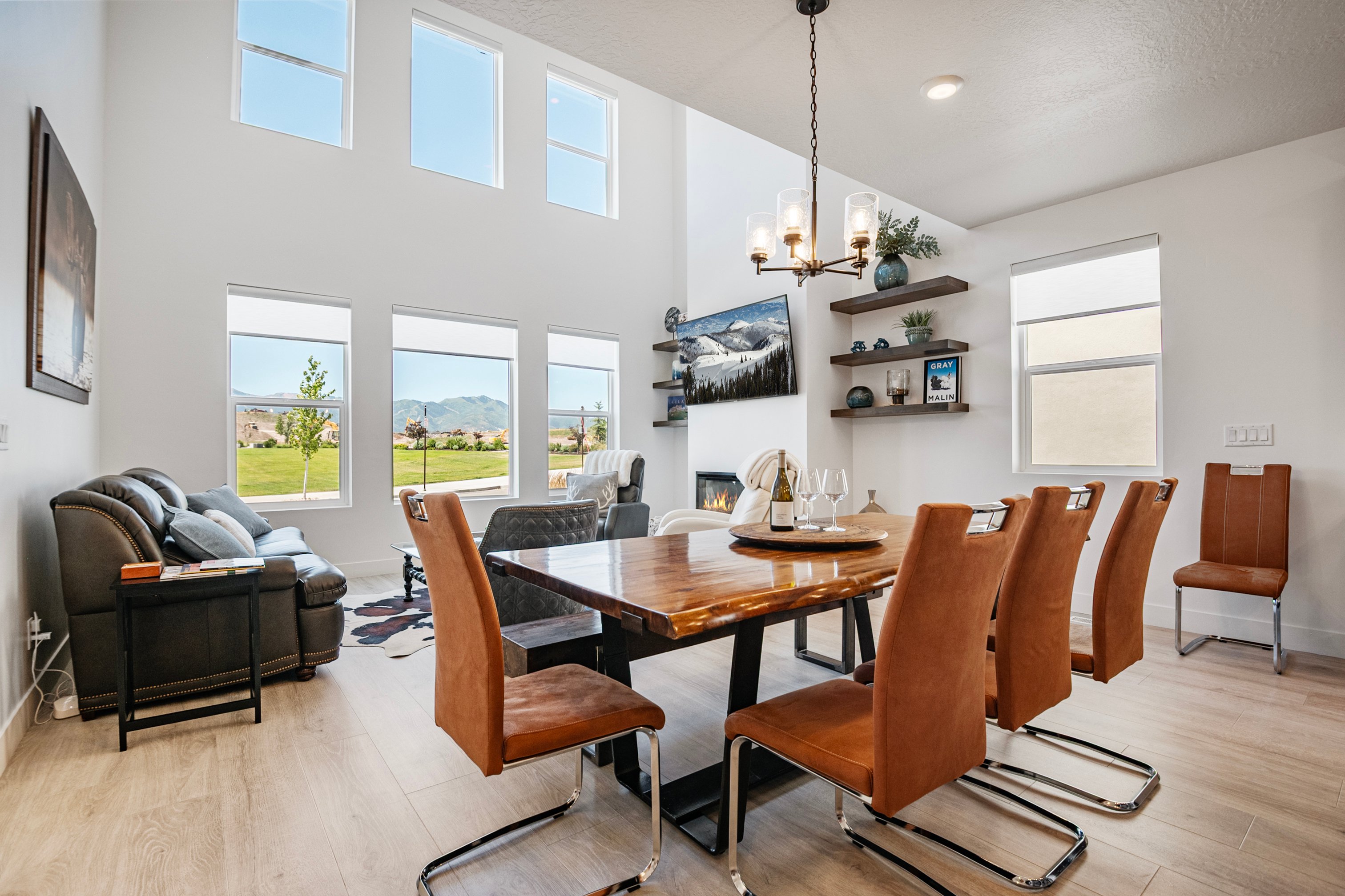 Ski area close! 5br 5.5ba, resort views, sleeps 15