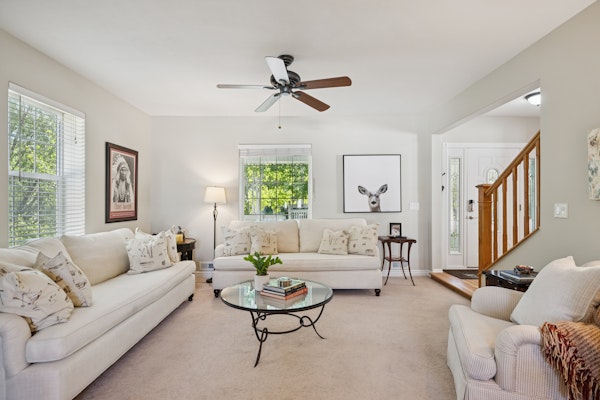 Creekside cutie, 3br 2.5ba, near skiing, sleeps 8