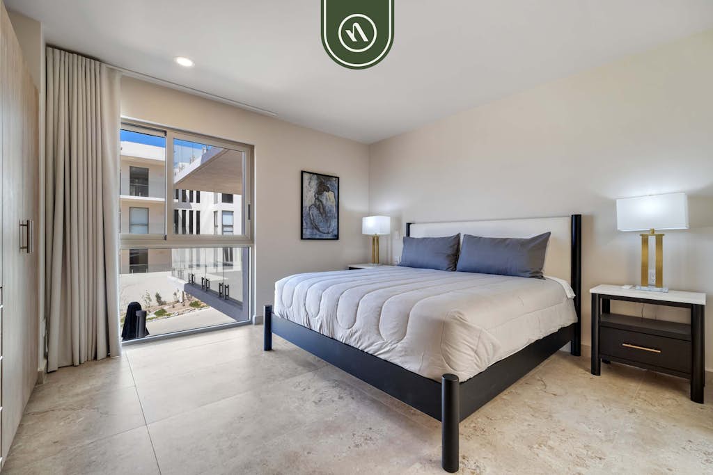 Stunning Brand New Condo - Pool & Ocean Views