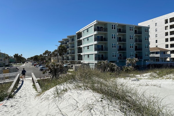 Welcome to Sandpiper Beachfront Condo. Cozy 1-bed in JAX Beach, perfect for couples! Pet-friendly!