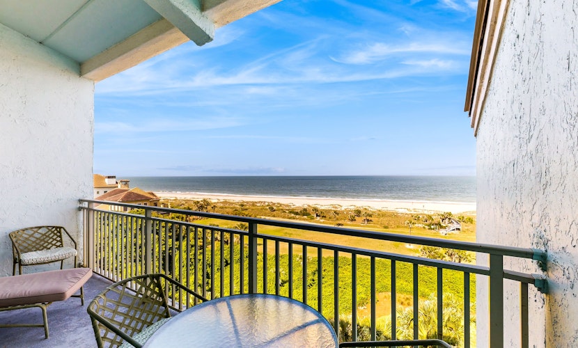 Waterfront condo with balcony, views, pool & tennis