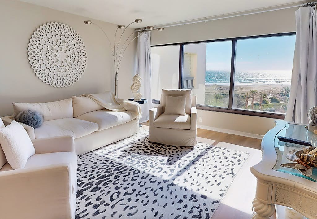 NEWLY RENOVATED Oceanfront Condo with Balcony, WiFi, W/D & Shared Pool/Tennis