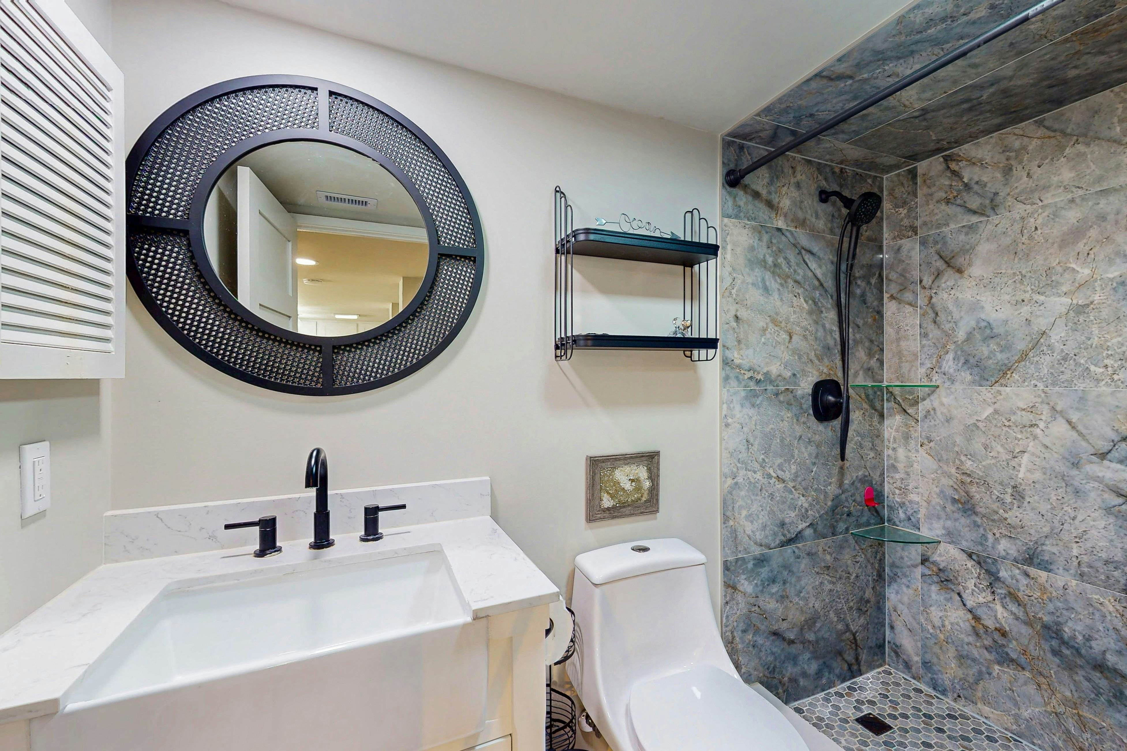 B147 Amelia Surf and Racquet