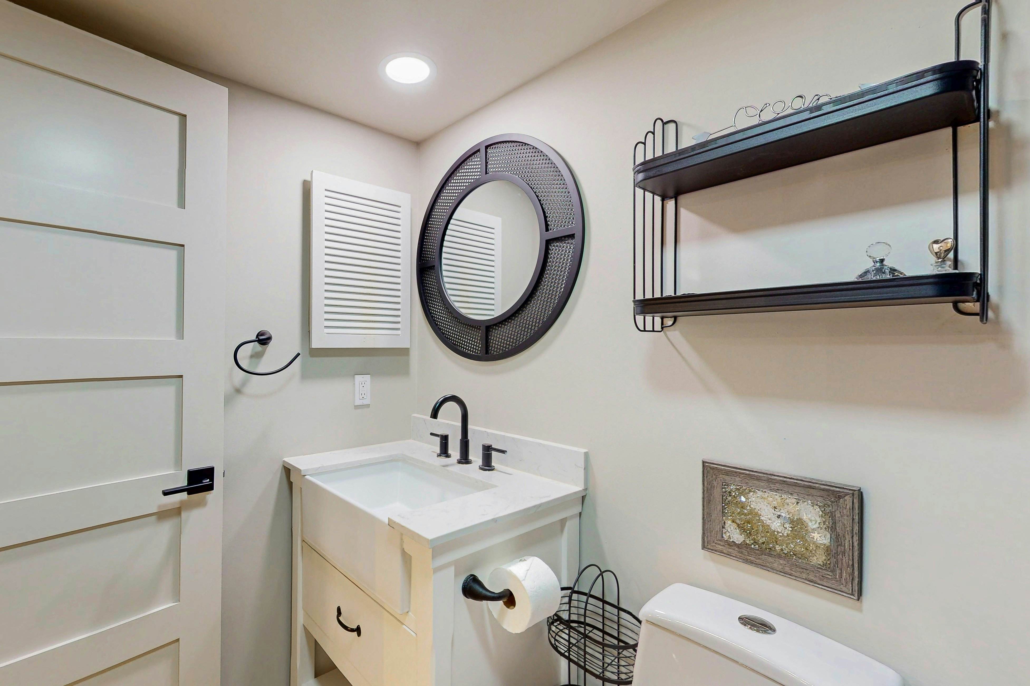 B147 Amelia Surf and Racquet