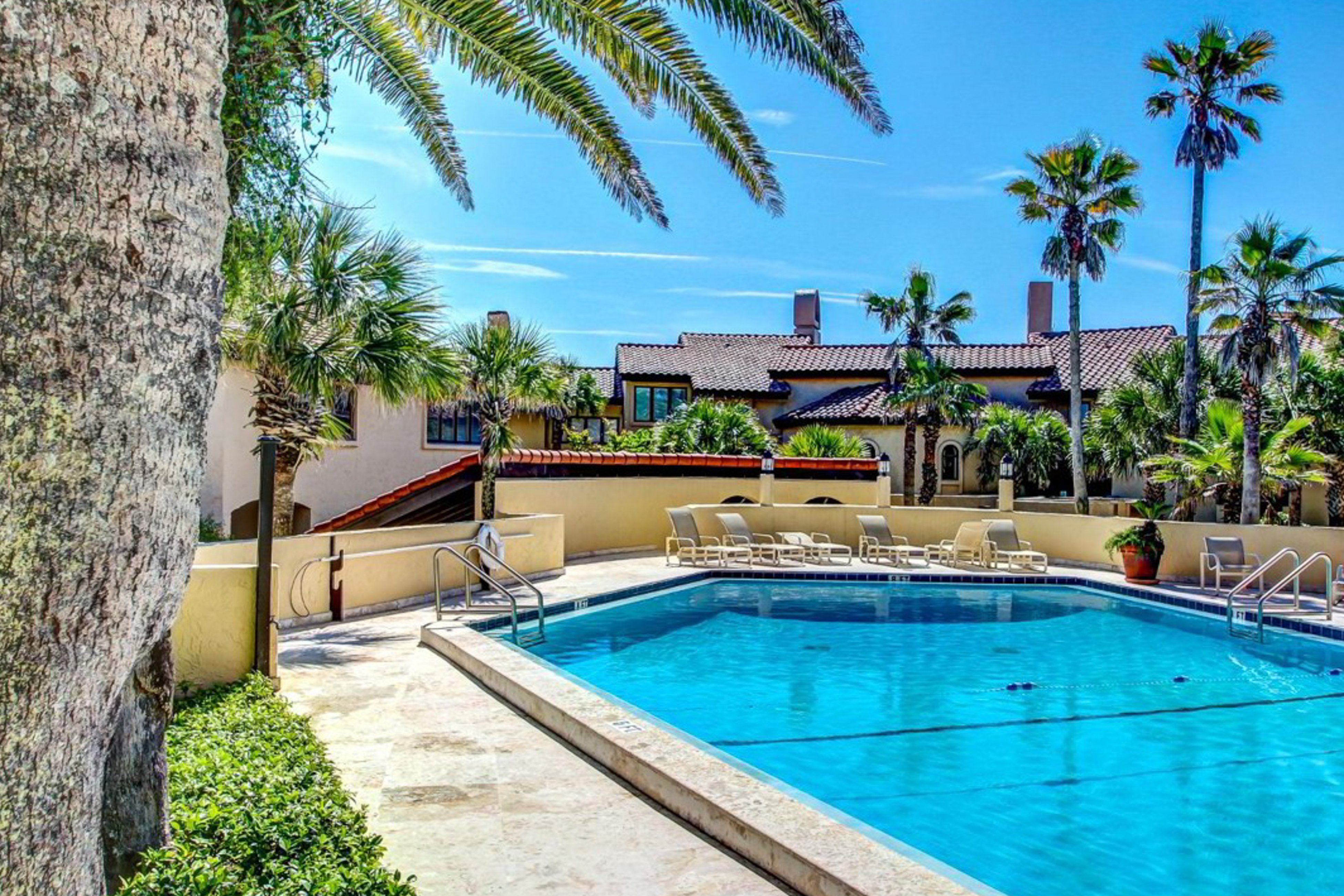 Newly Renovated Spacious Villa w/ Ocean views, Pool & Beach access