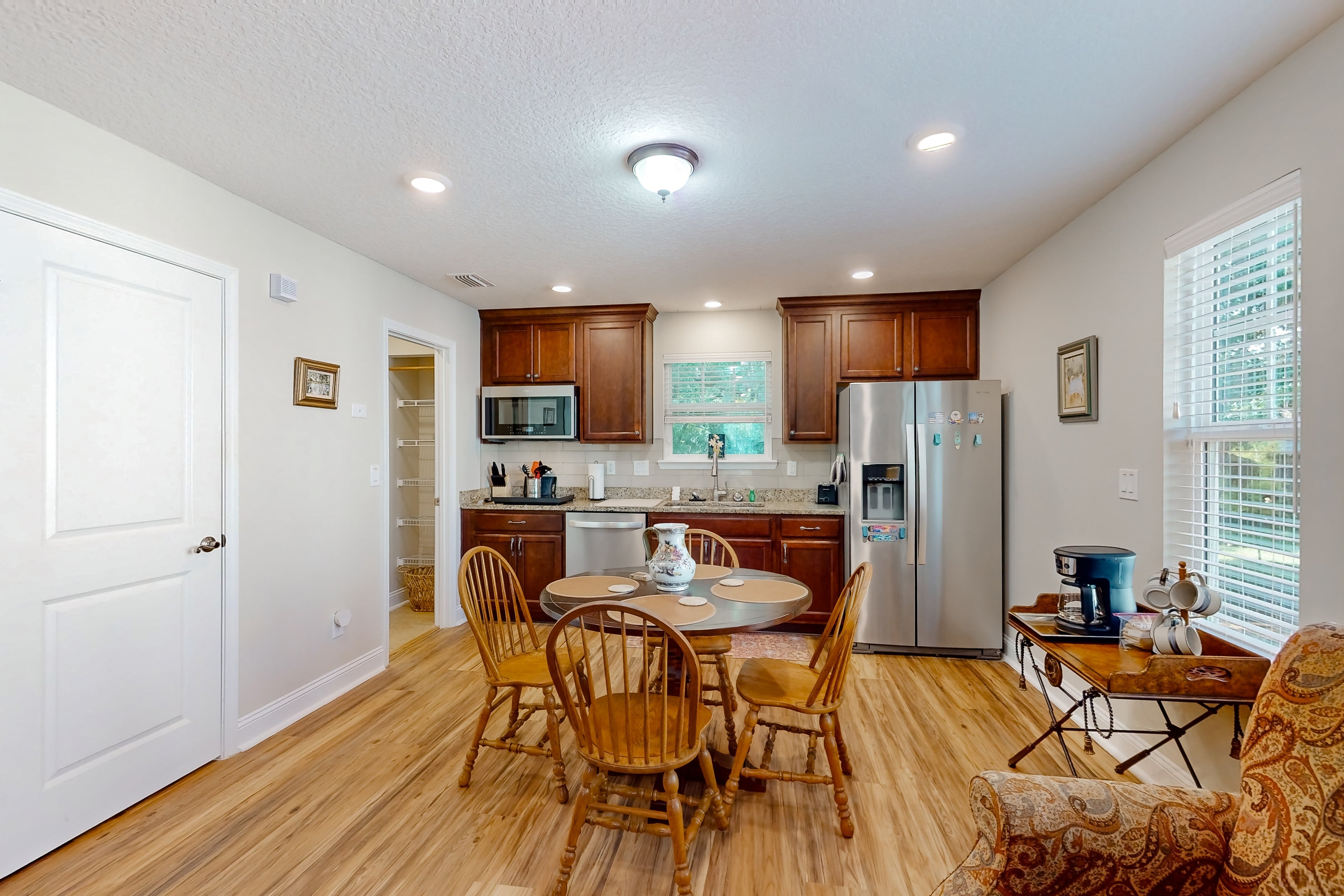 Charming apartment with beautiful marsh views and shared patio