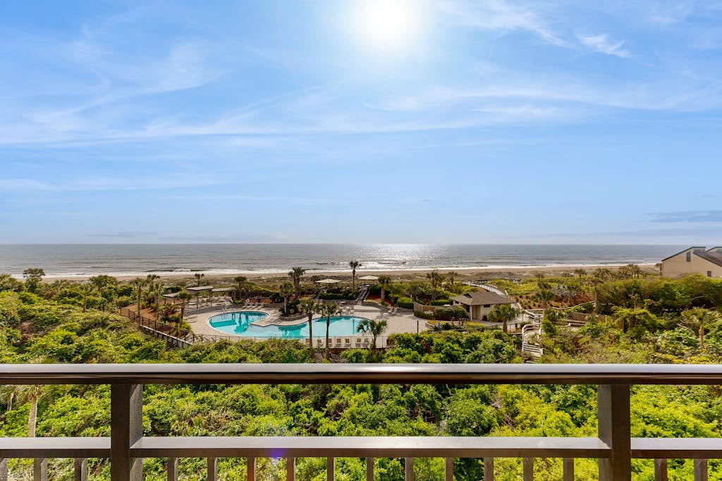 Amelia Island Plantation condo with ocean views & pool - dog-friendly