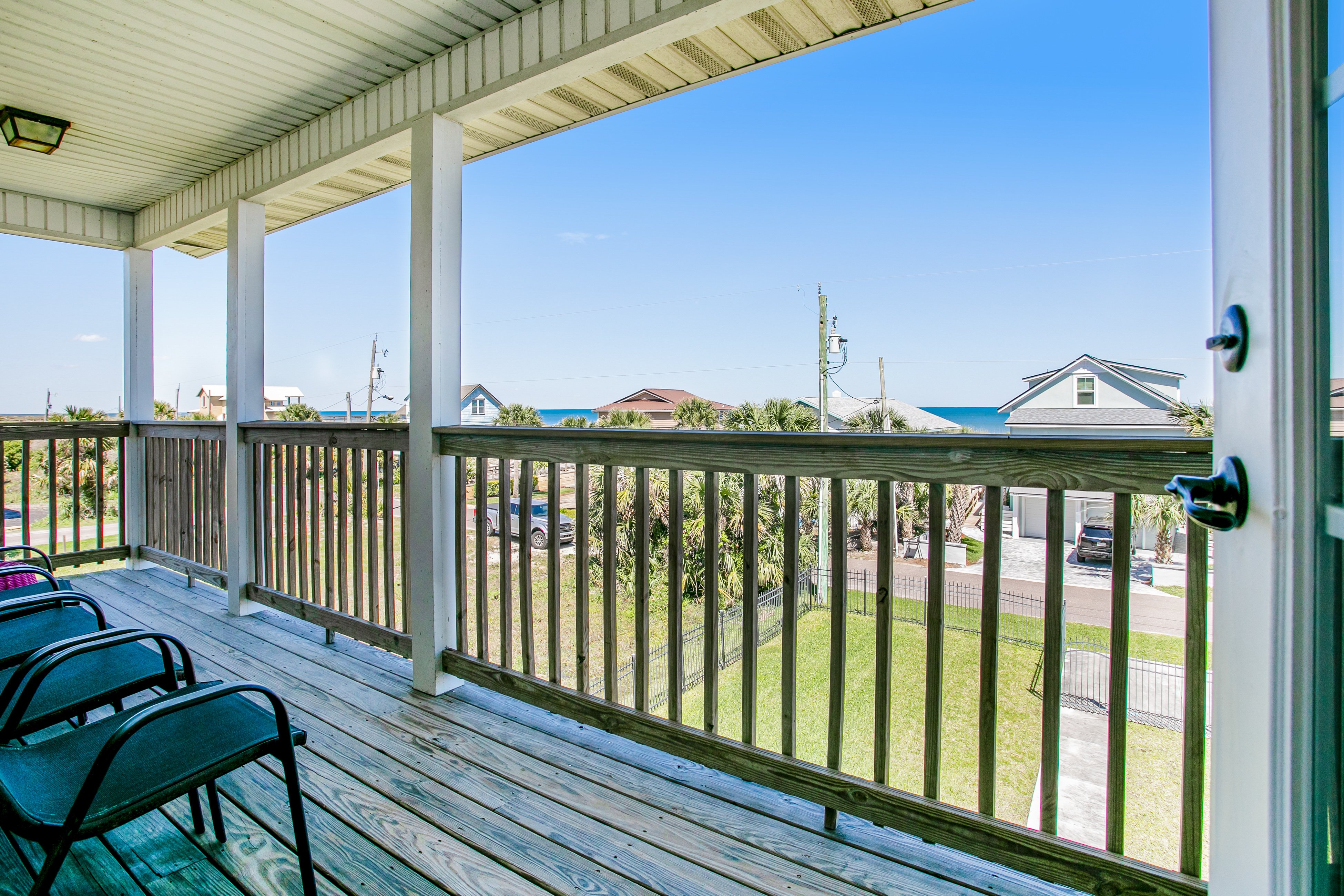 Beautiful 3-level home steps from the beach w/WiFi, washer/dryer, & central AC