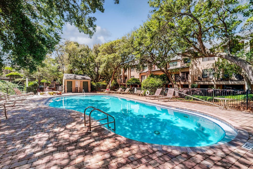 Lovely oceanfront townhouse in Summer Beach Village w/Shared Pool, Central AC