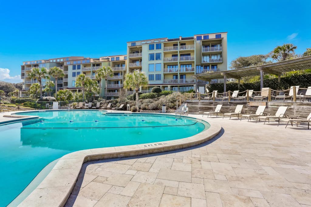 Oceanfront condo with large balcony, pool, central AC & views