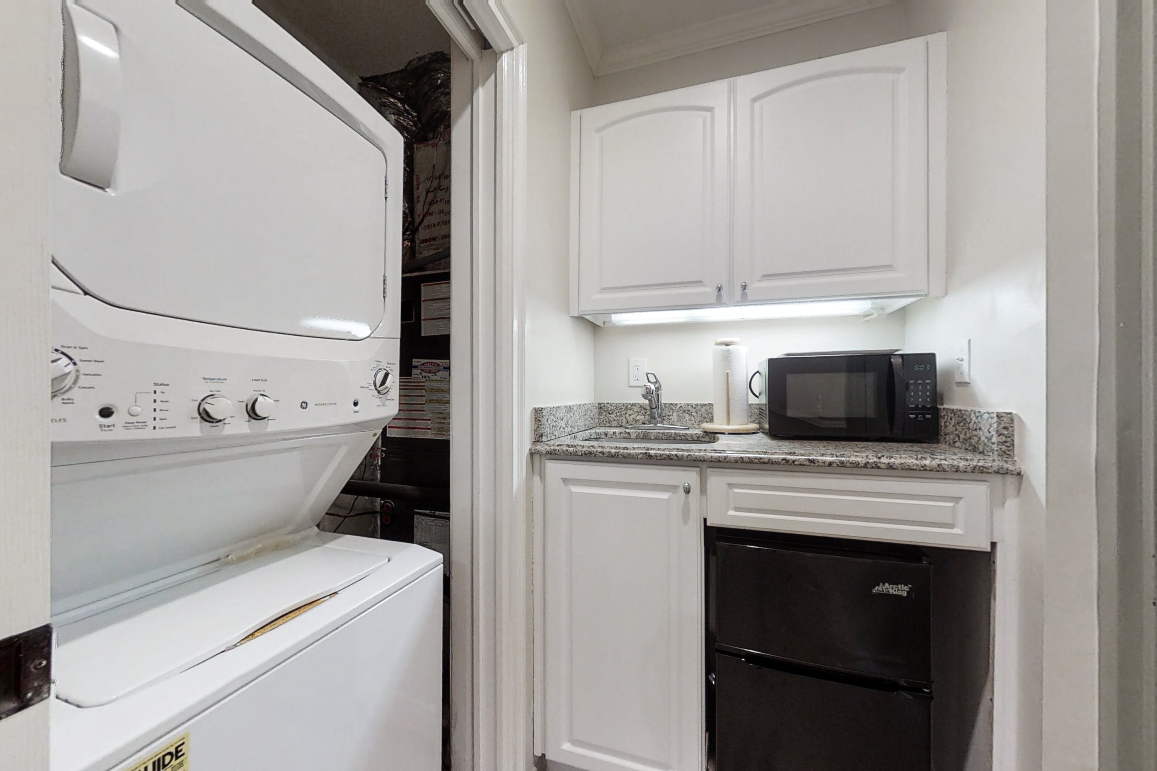 Dog-Friendly Tennis Villas Condo With Prime Location + Shared Pool, Free WiFi