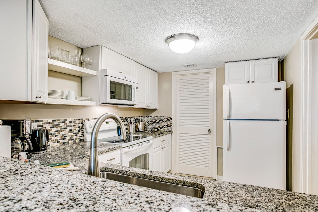 Charming Villa Just Steps to Beach & Shared Pool w/Central AC, Private WD, WiFi