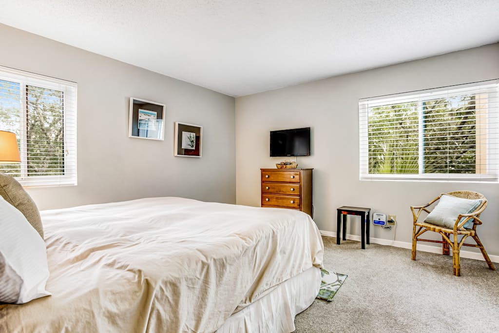 Charming Villa Just Steps to Beach & Shared Pool w/Central AC, Private WD, WiFi