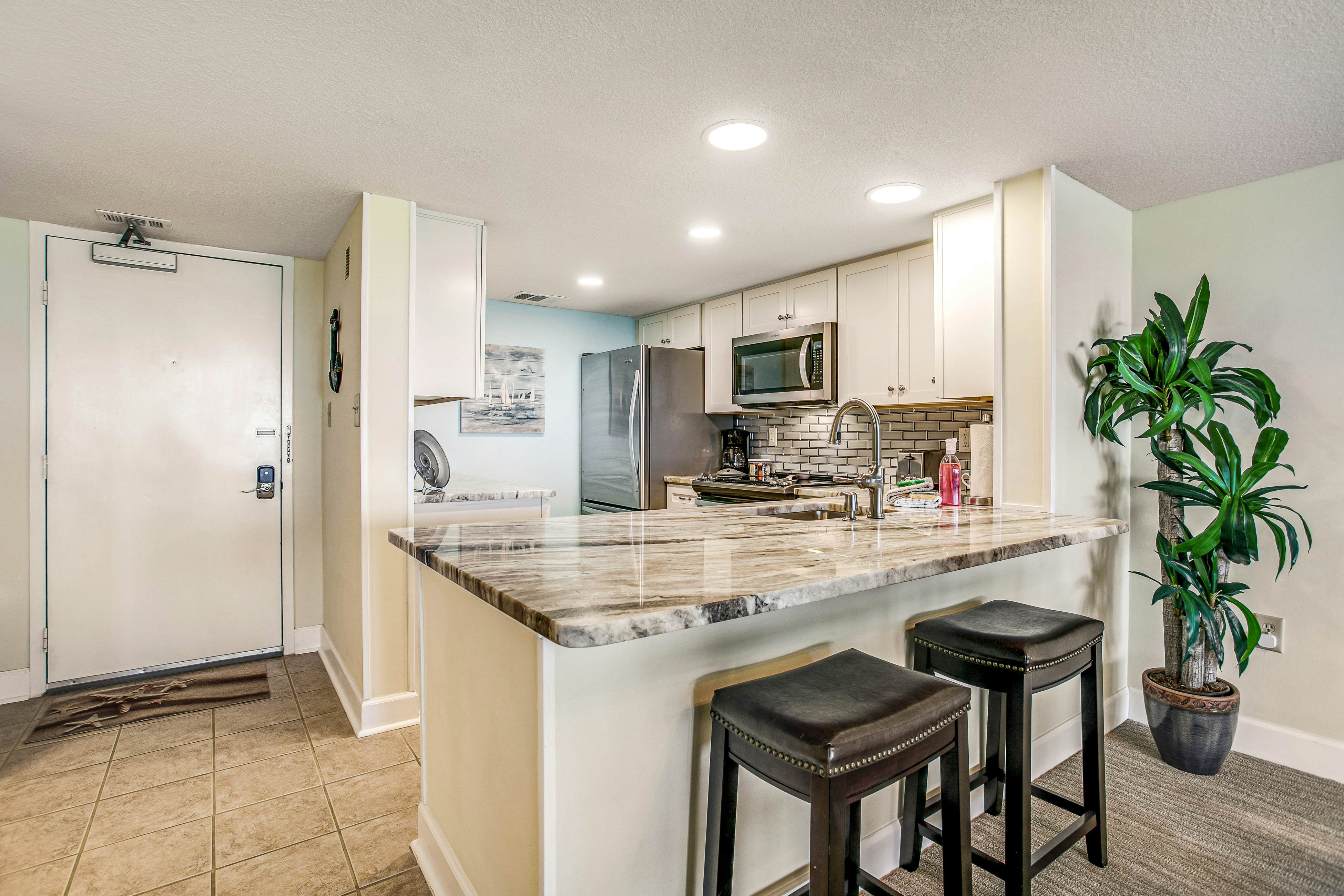 B117 Amelia Surf and Racquet