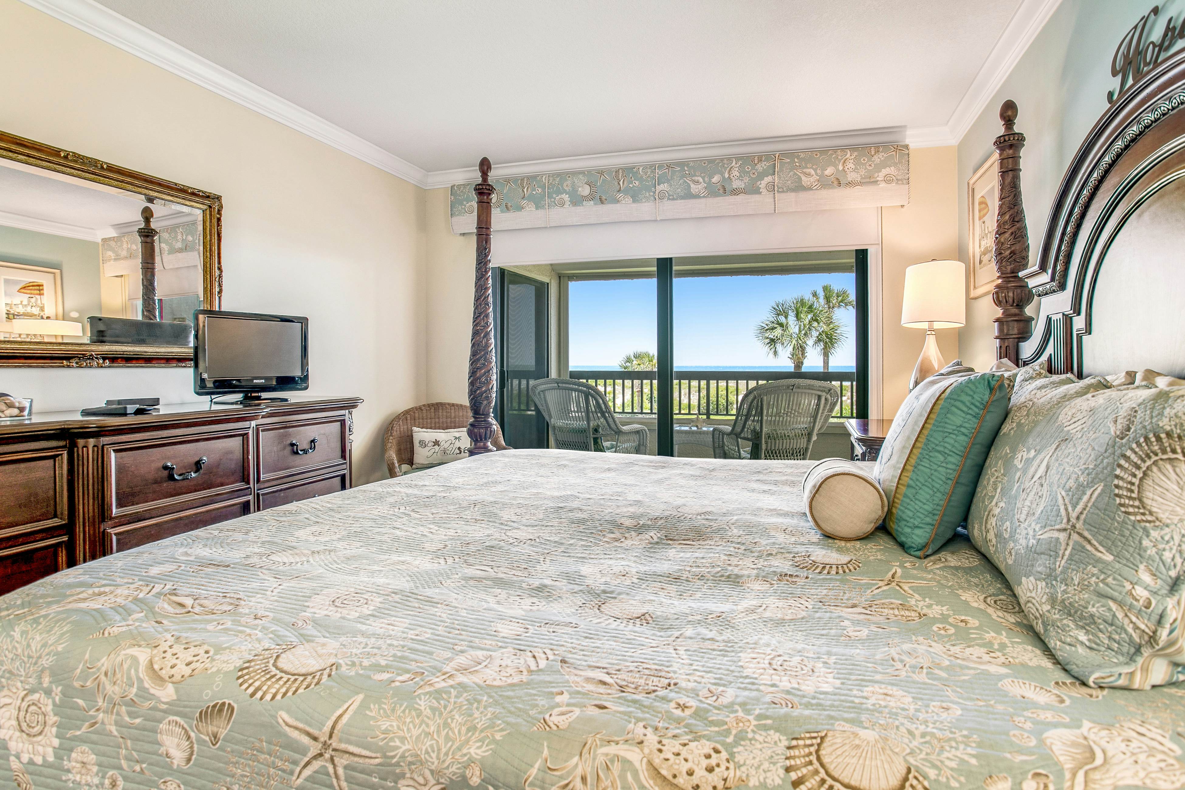 B117 Amelia Surf and Racquet