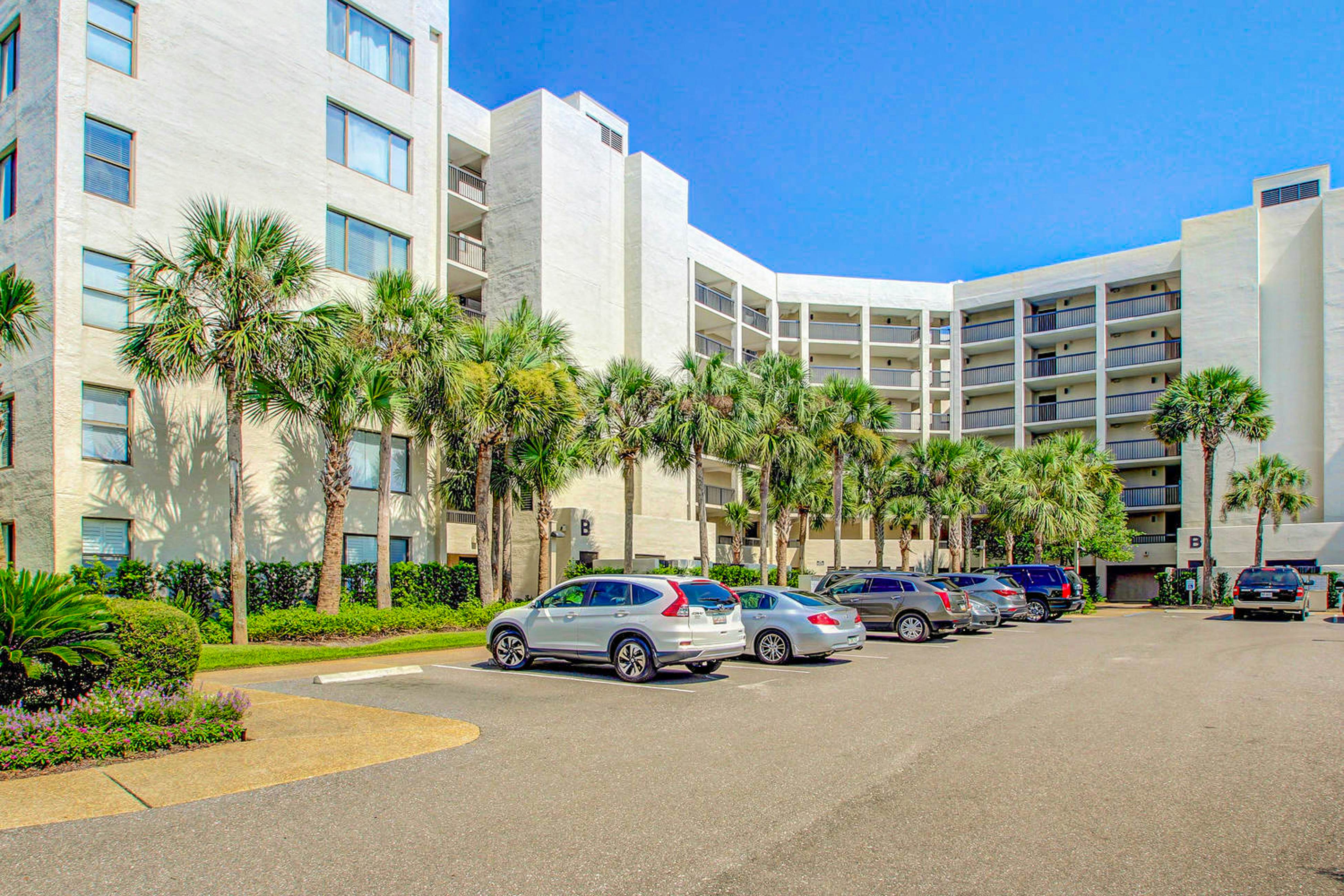 B117 Amelia Surf and Racquet