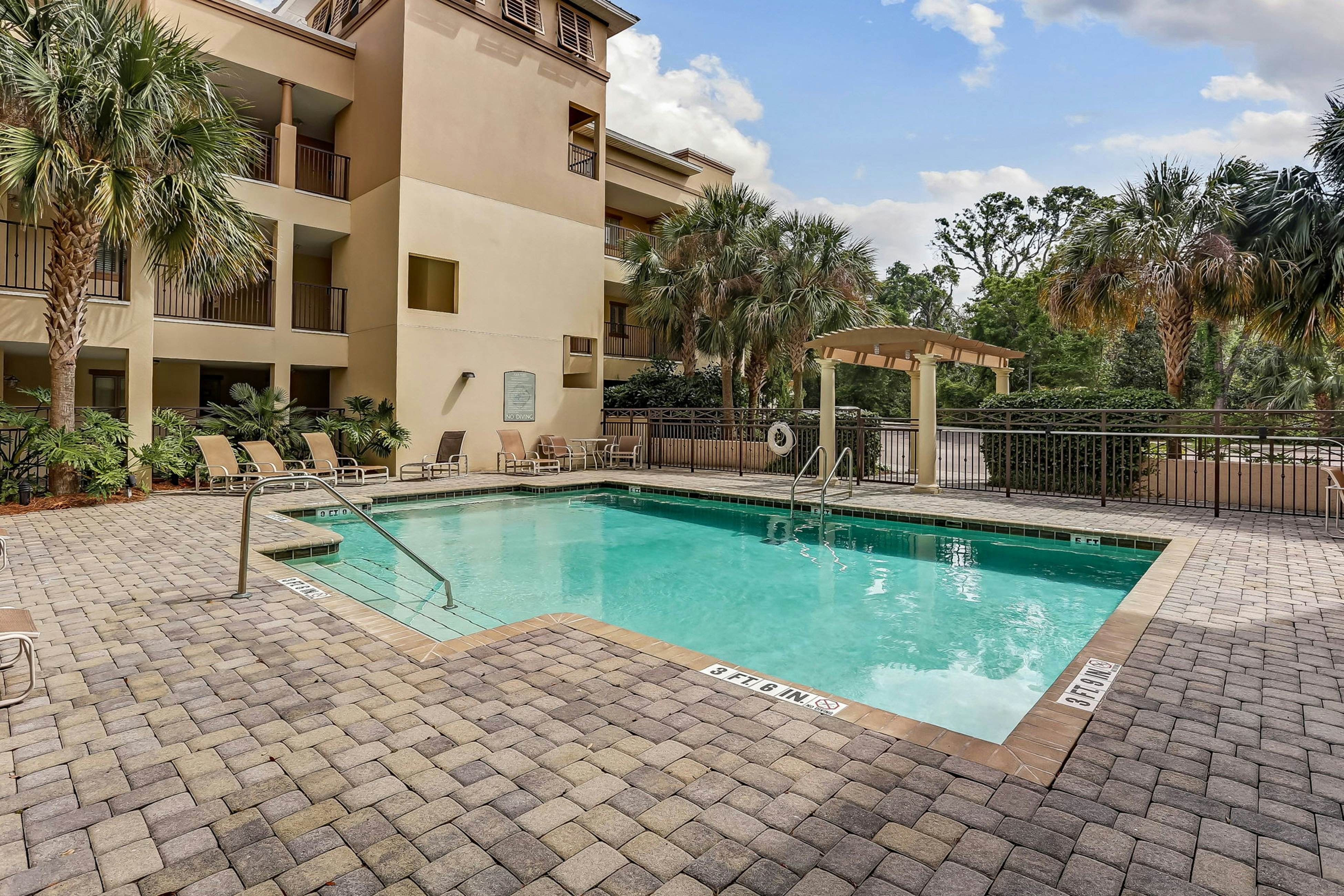 2533 Tennis Villas Efficiency