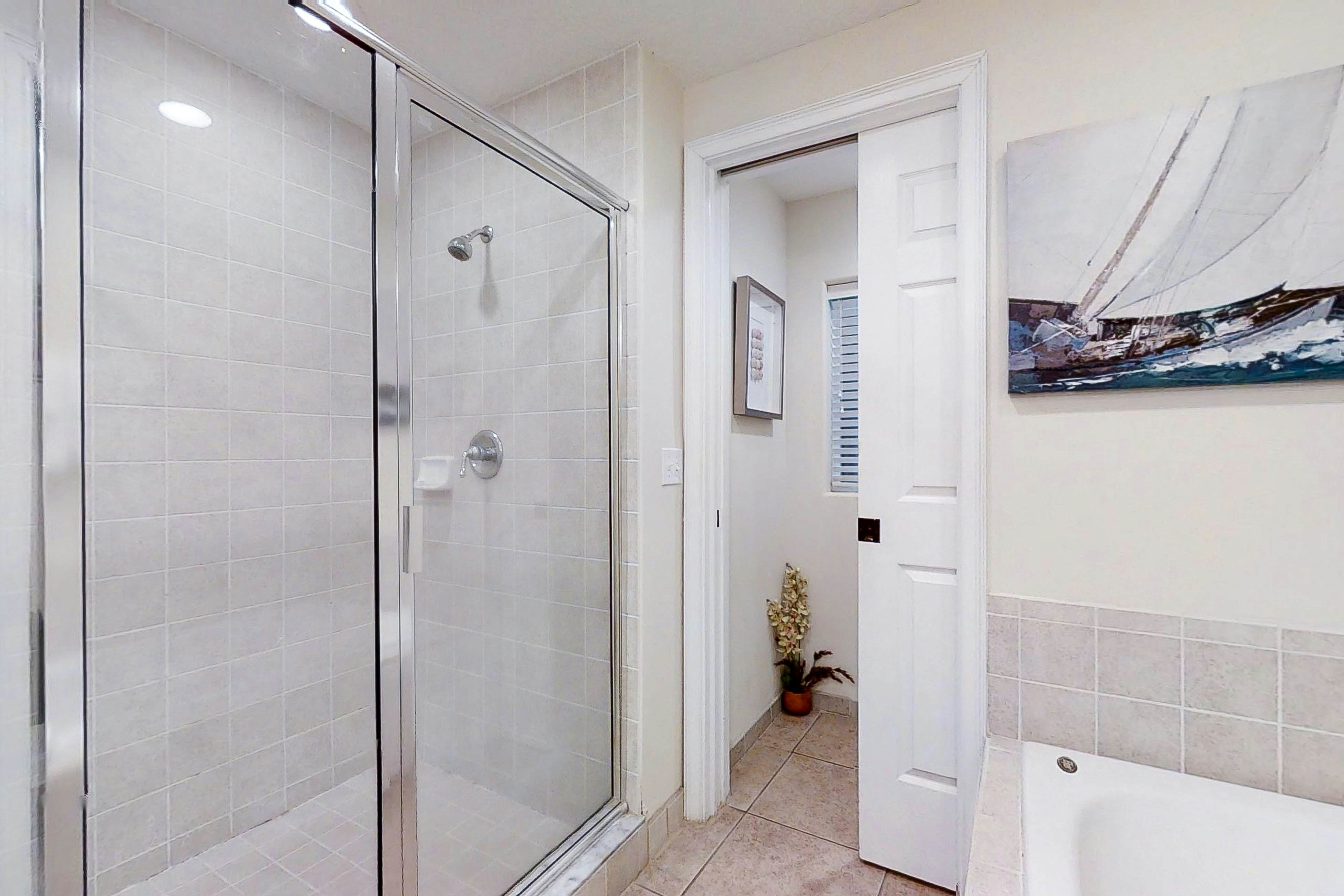 2533-34 Tennis Villas