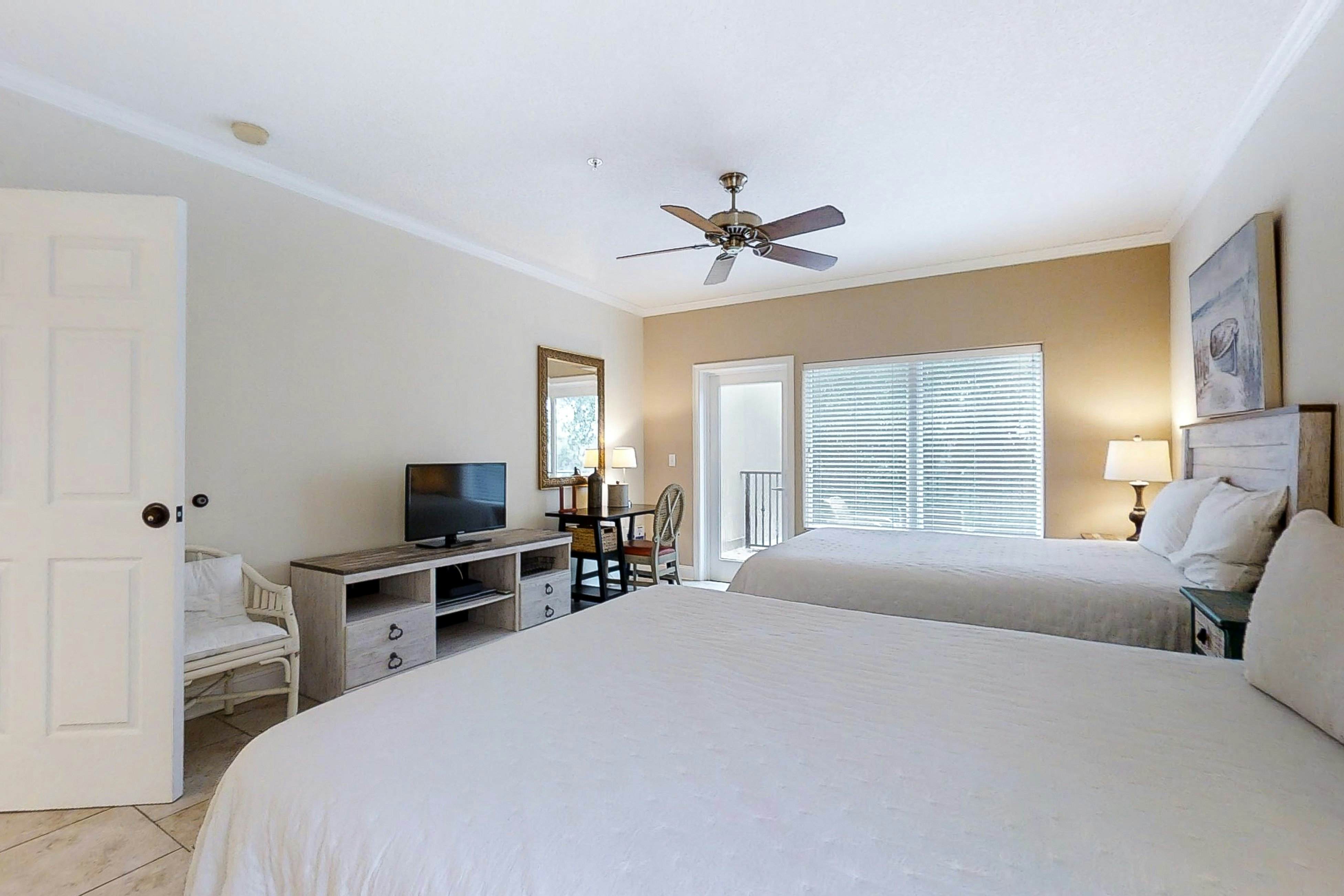 2533-34 Tennis Villas