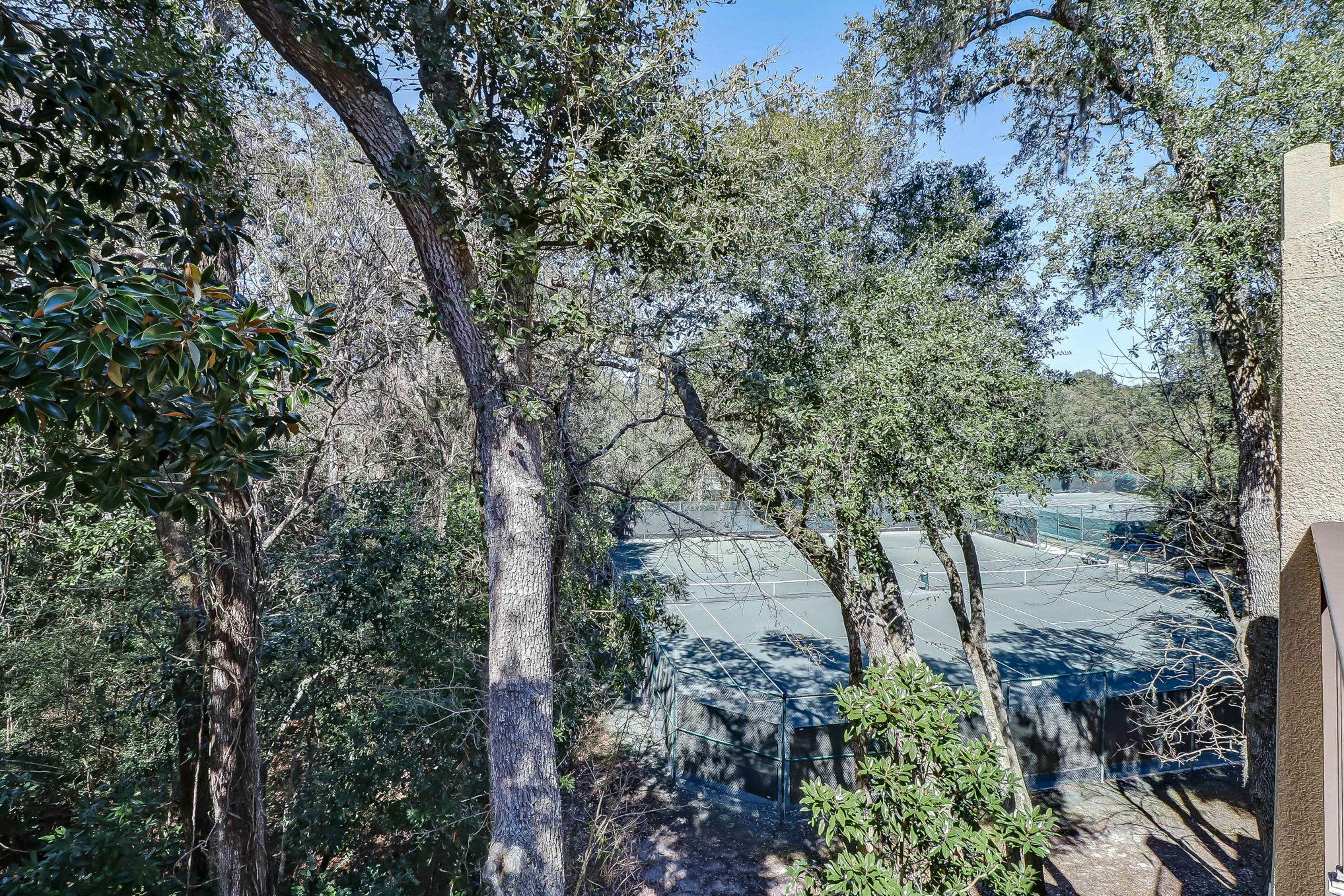 2533-34 Tennis Villas