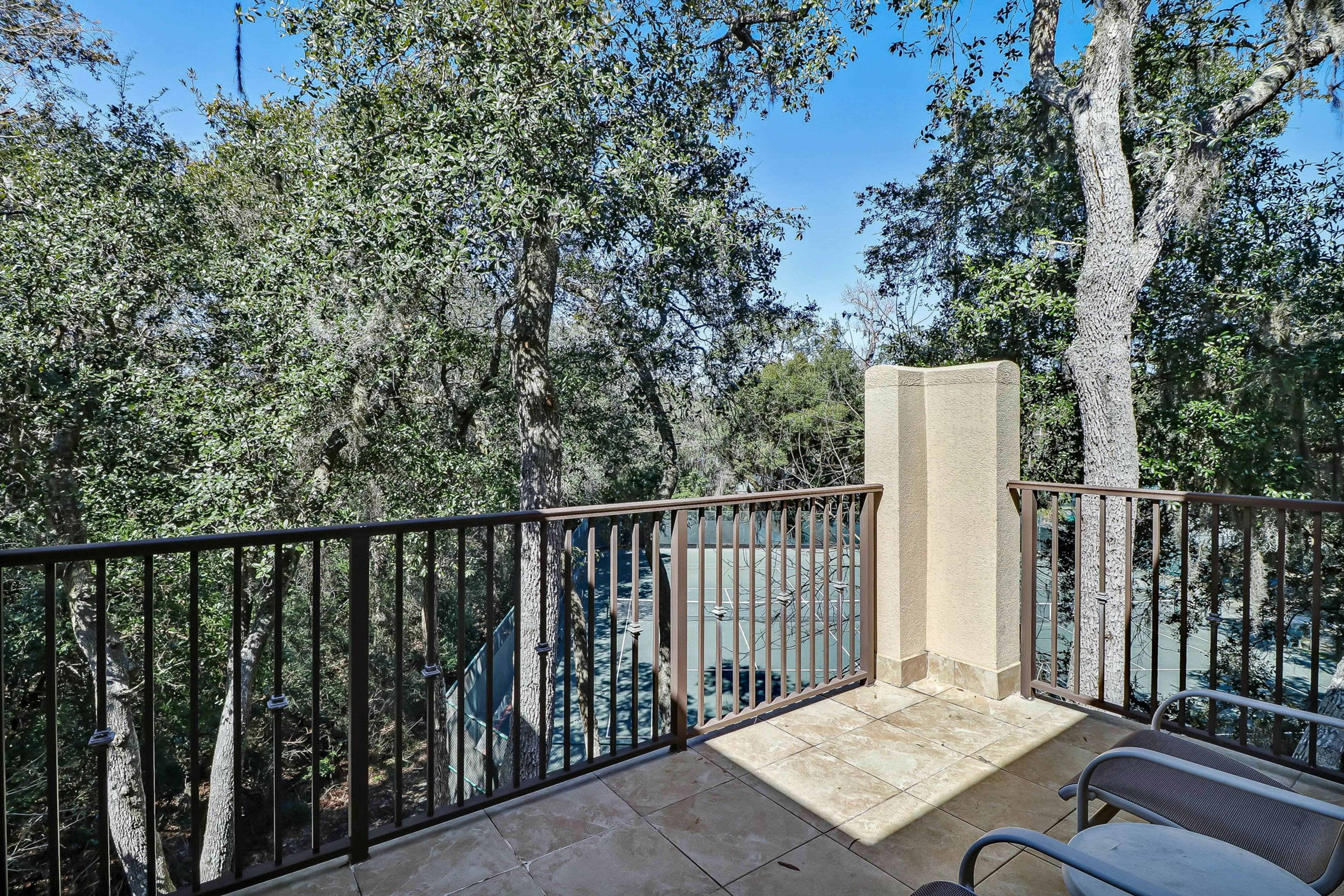 2533-34 Tennis Villas