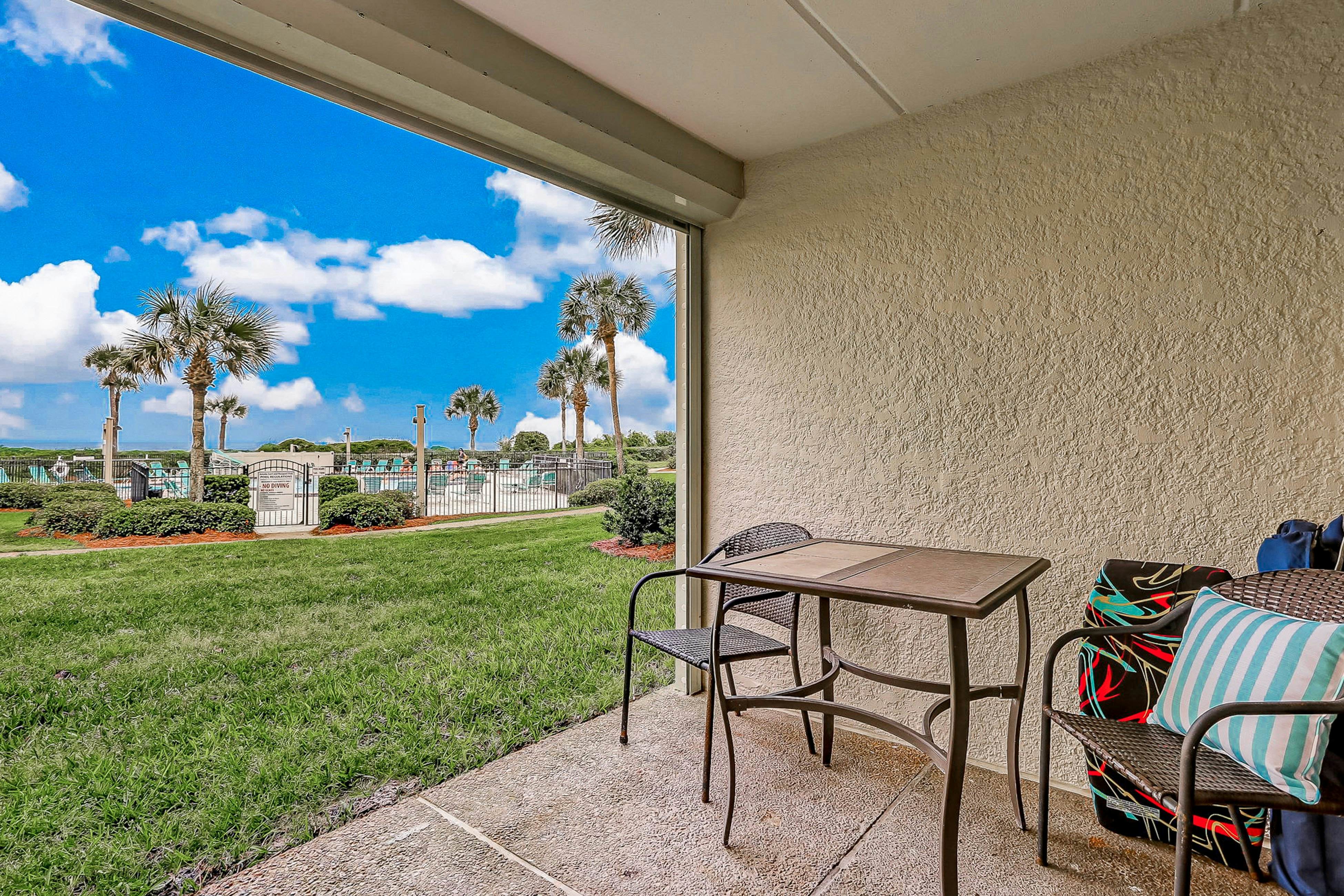 B101 Amelia Surf and Racquet