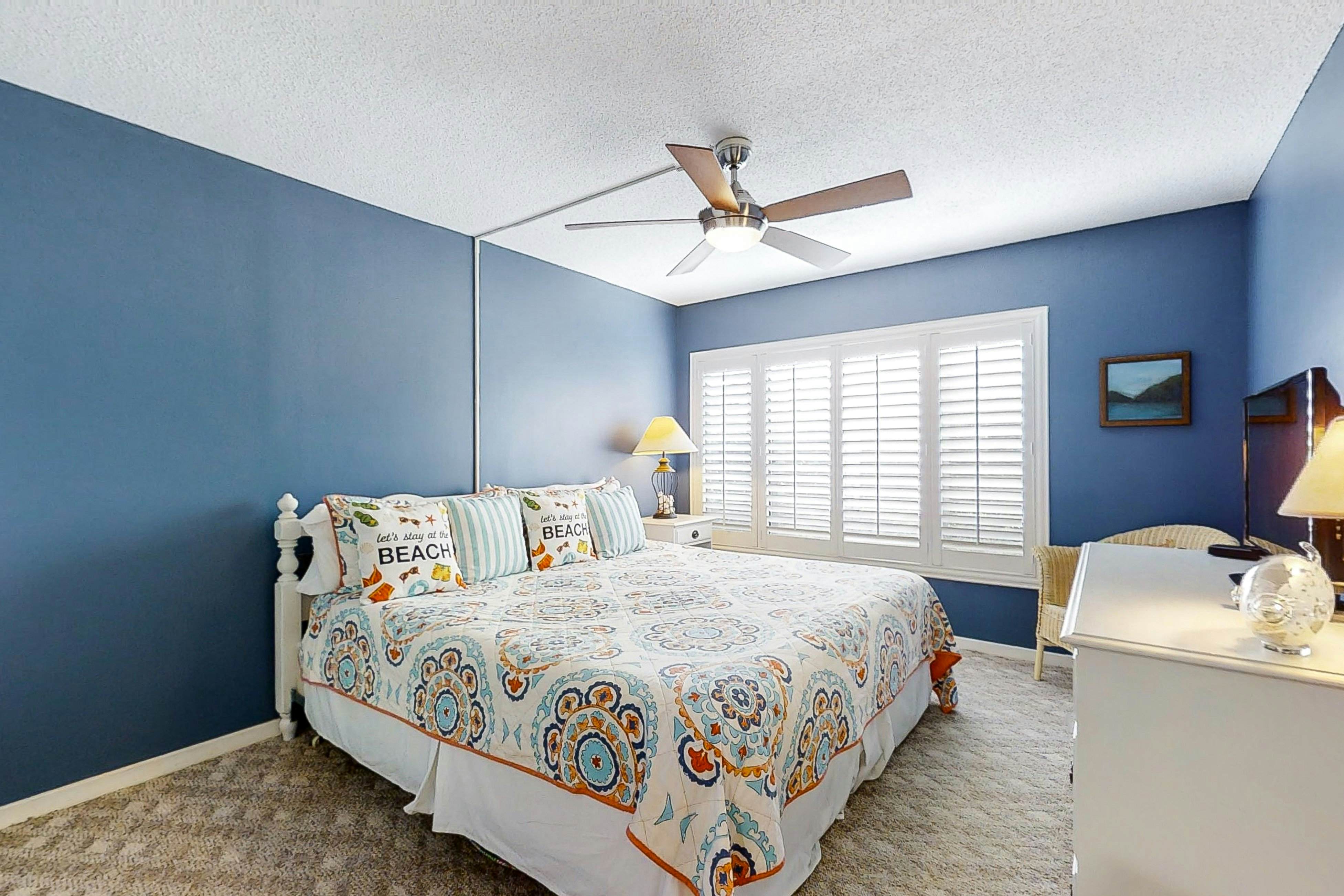 B101 Amelia Surf and Racquet