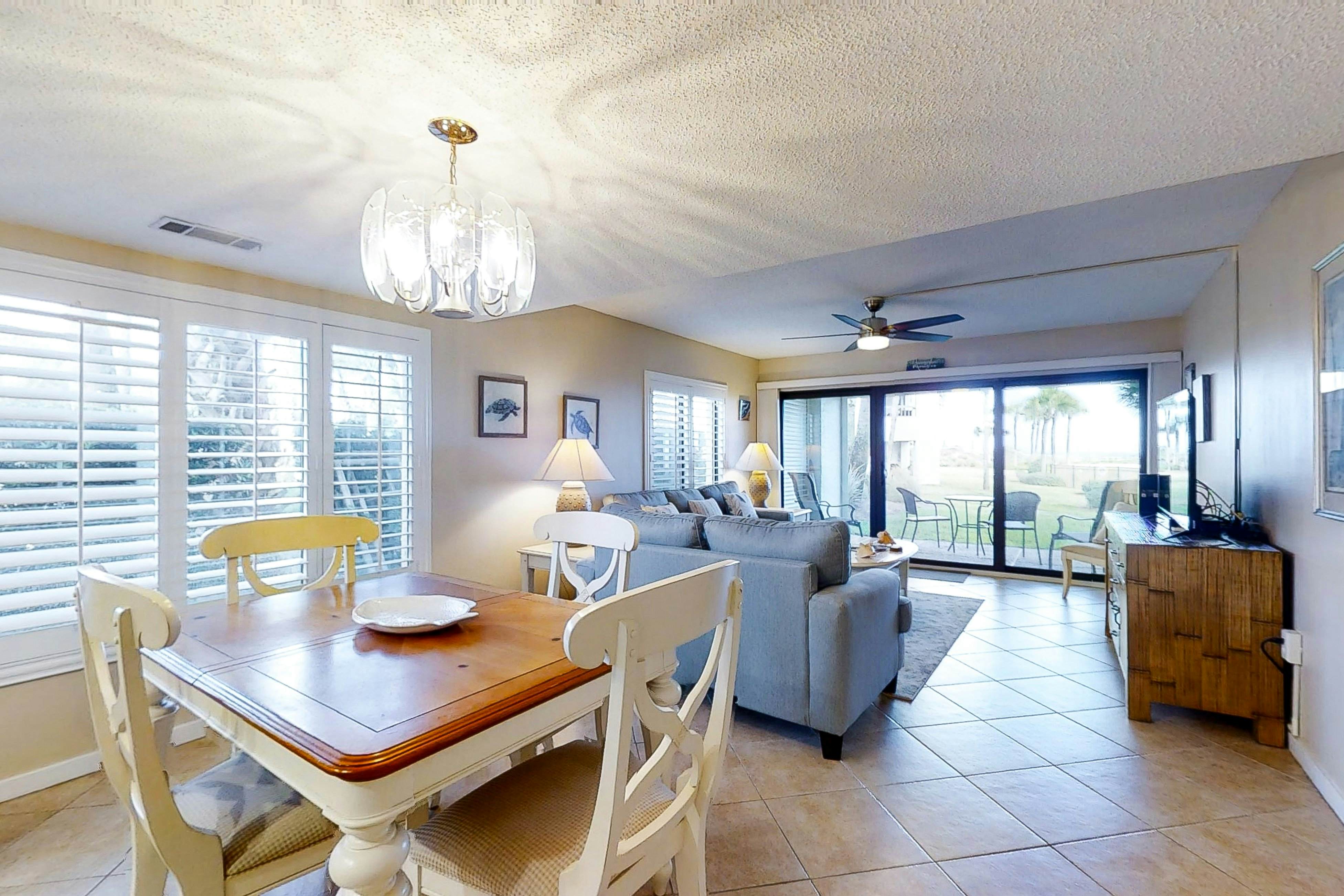 B101 Amelia Surf and Racquet