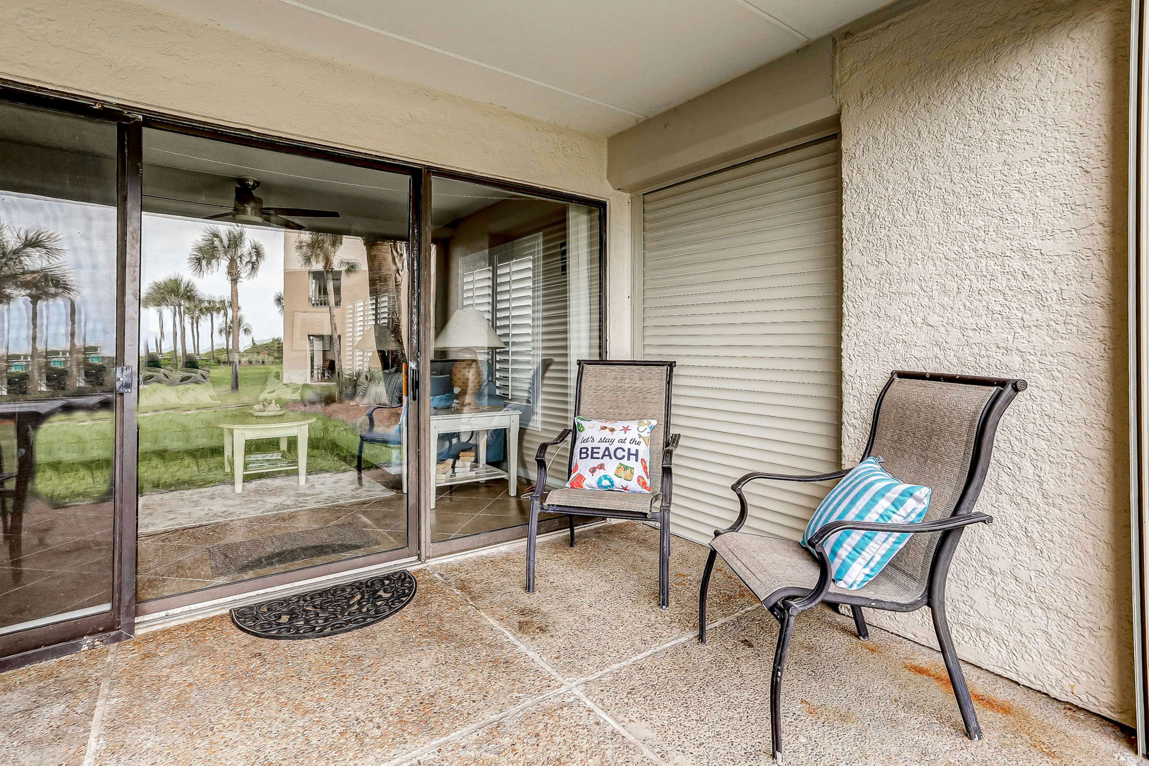 B101 Amelia Surf and Racquet