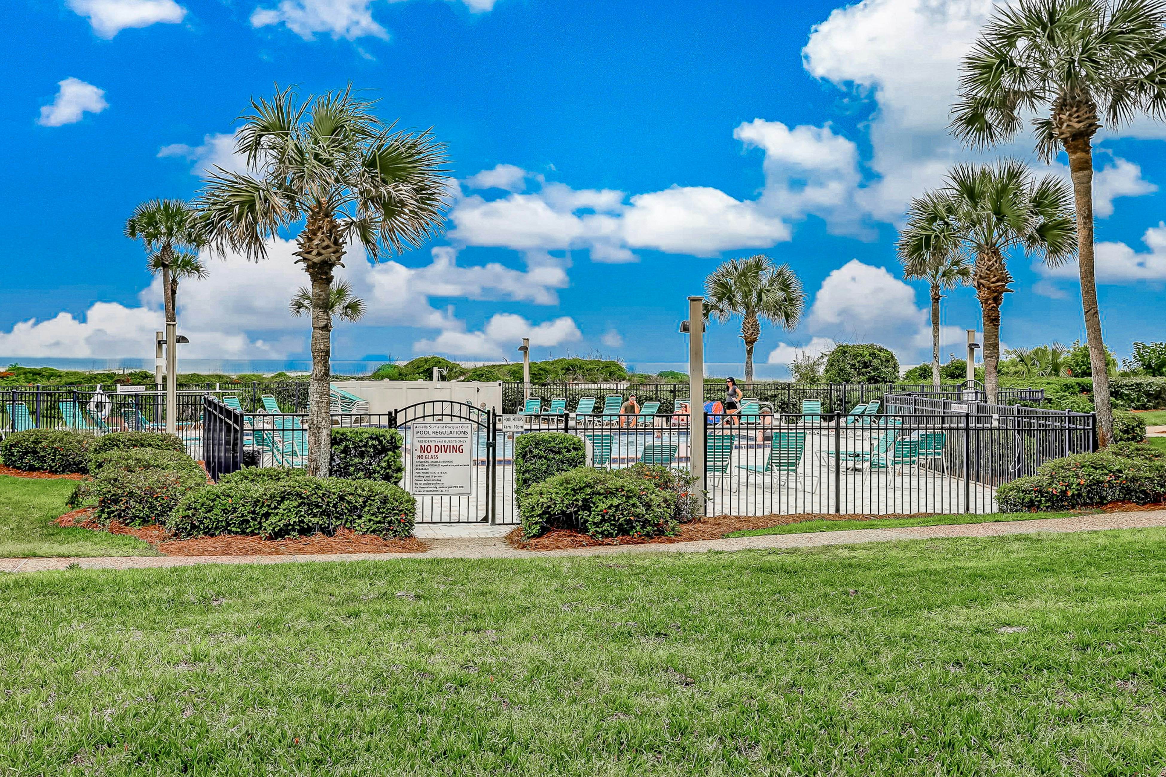 B101 Amelia Surf and Racquet