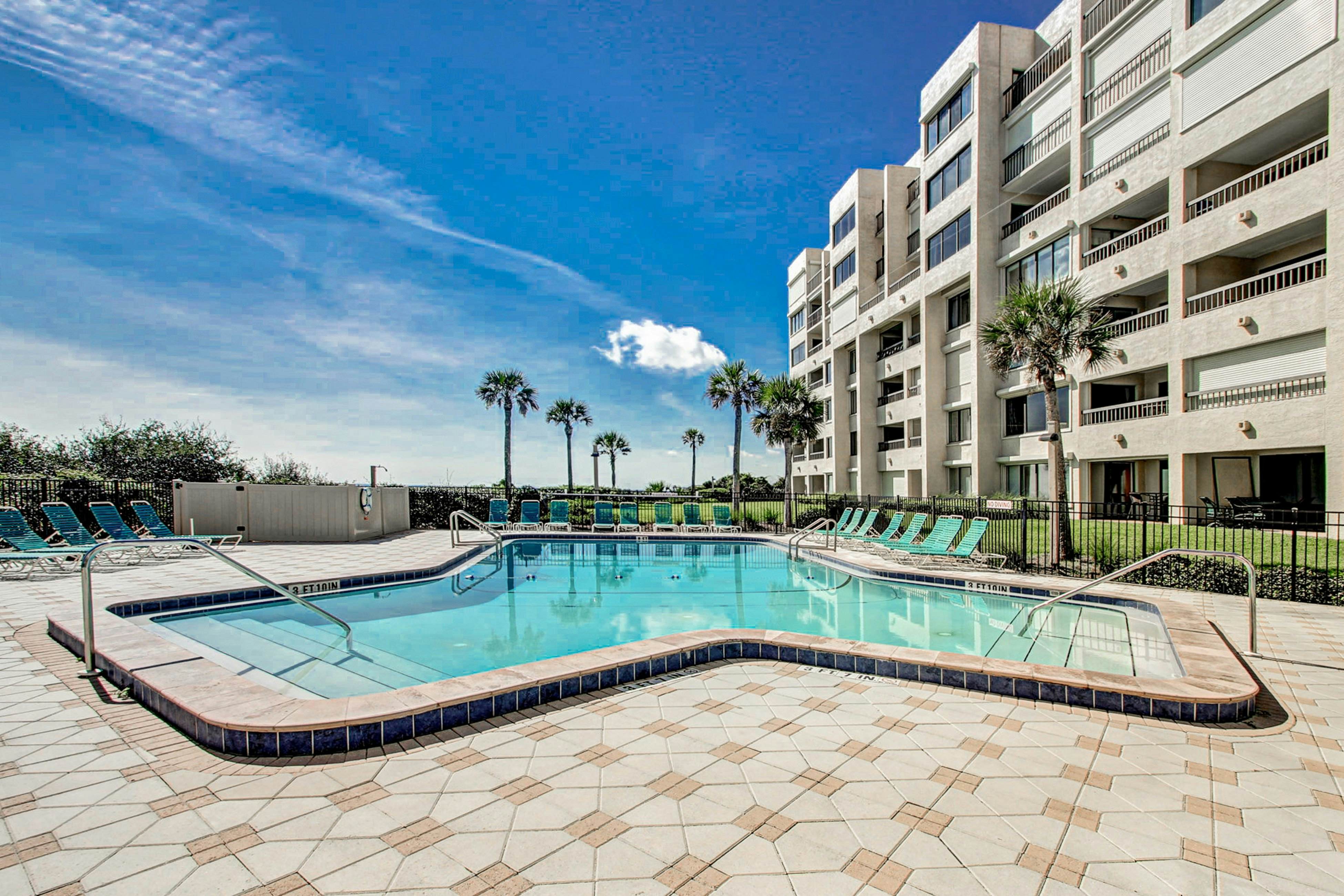 B101 Amelia Surf and Racquet