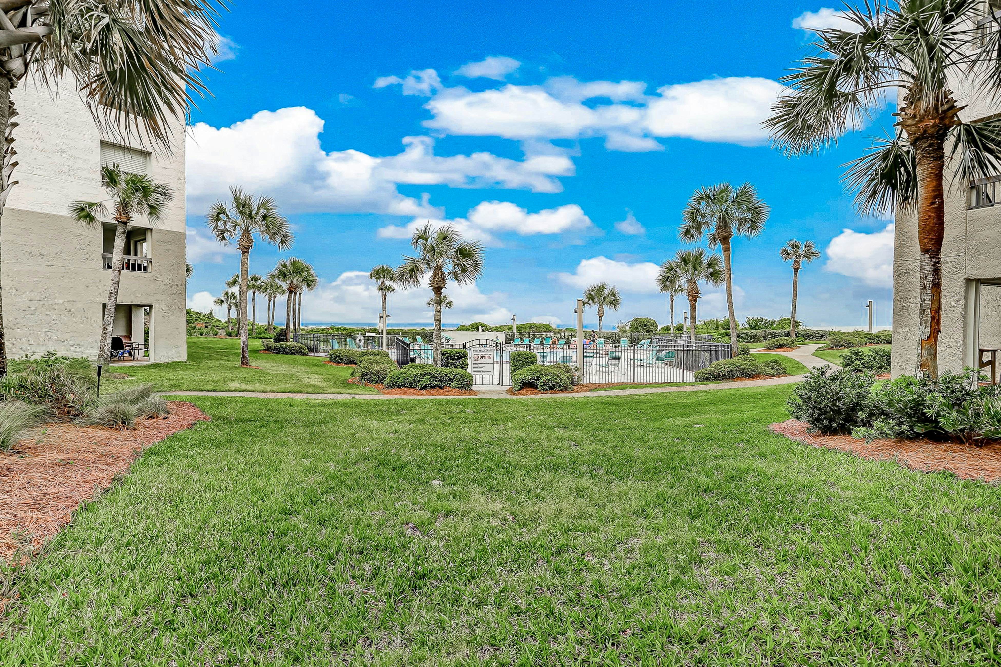 B101 Amelia Surf and Racquet