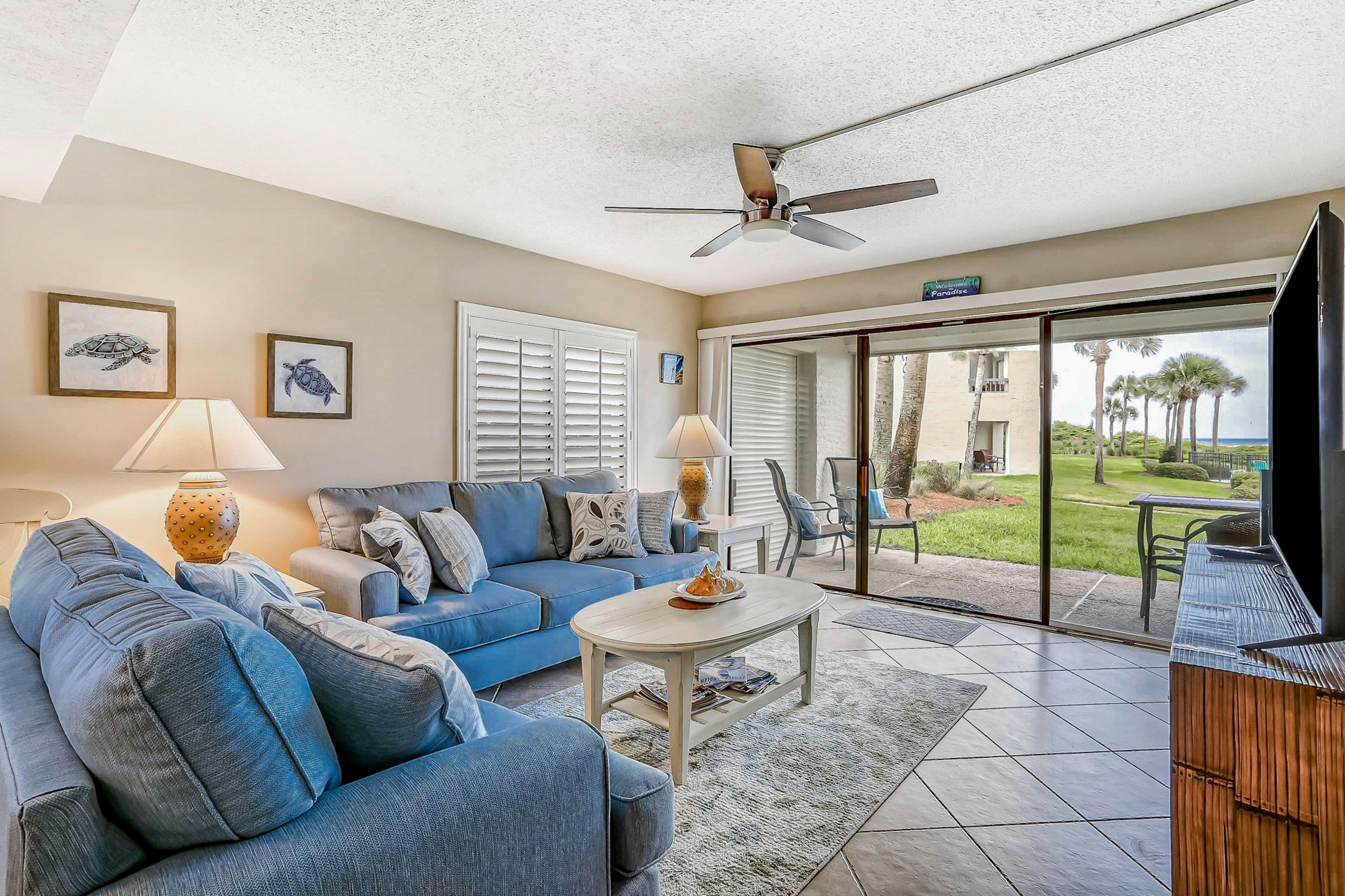 B101 Amelia Surf and Racquet