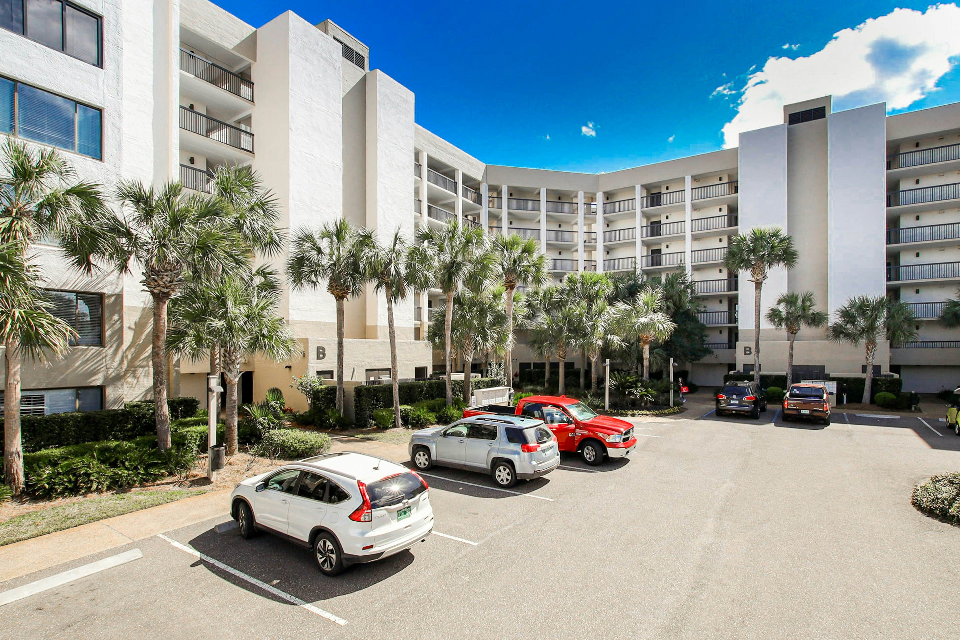 B101 Amelia Surf and Racquet