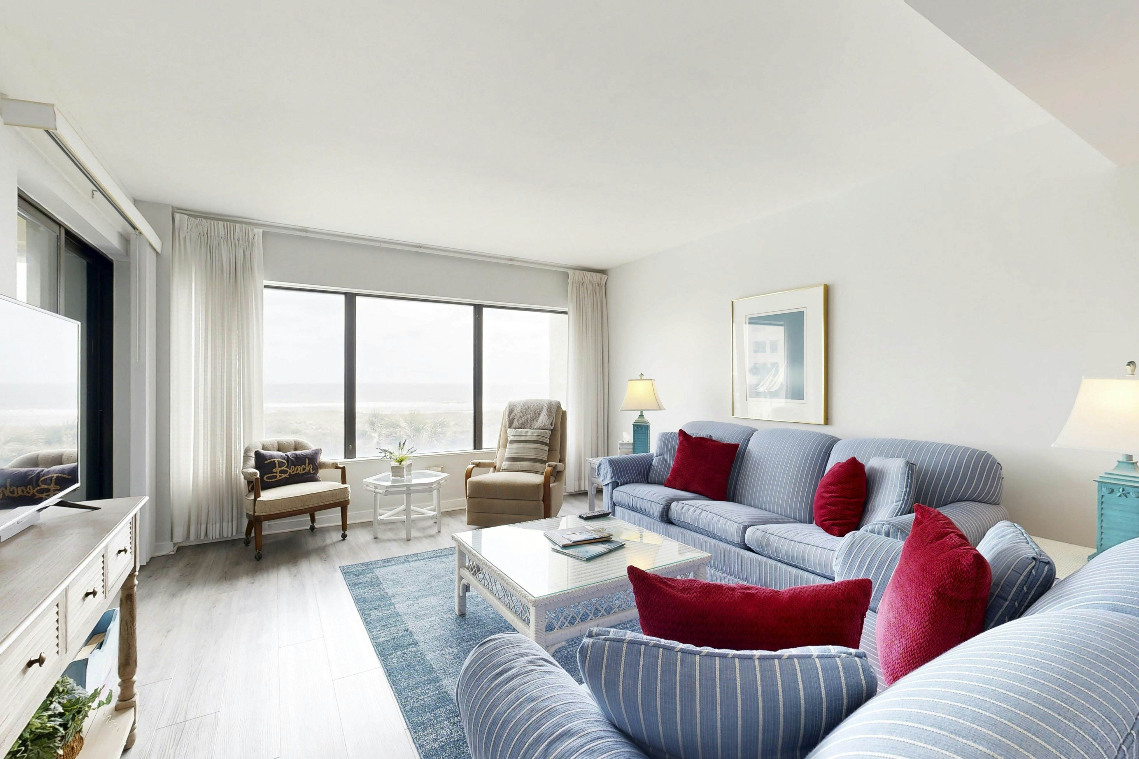 C114 Amelia Surf and Racquet