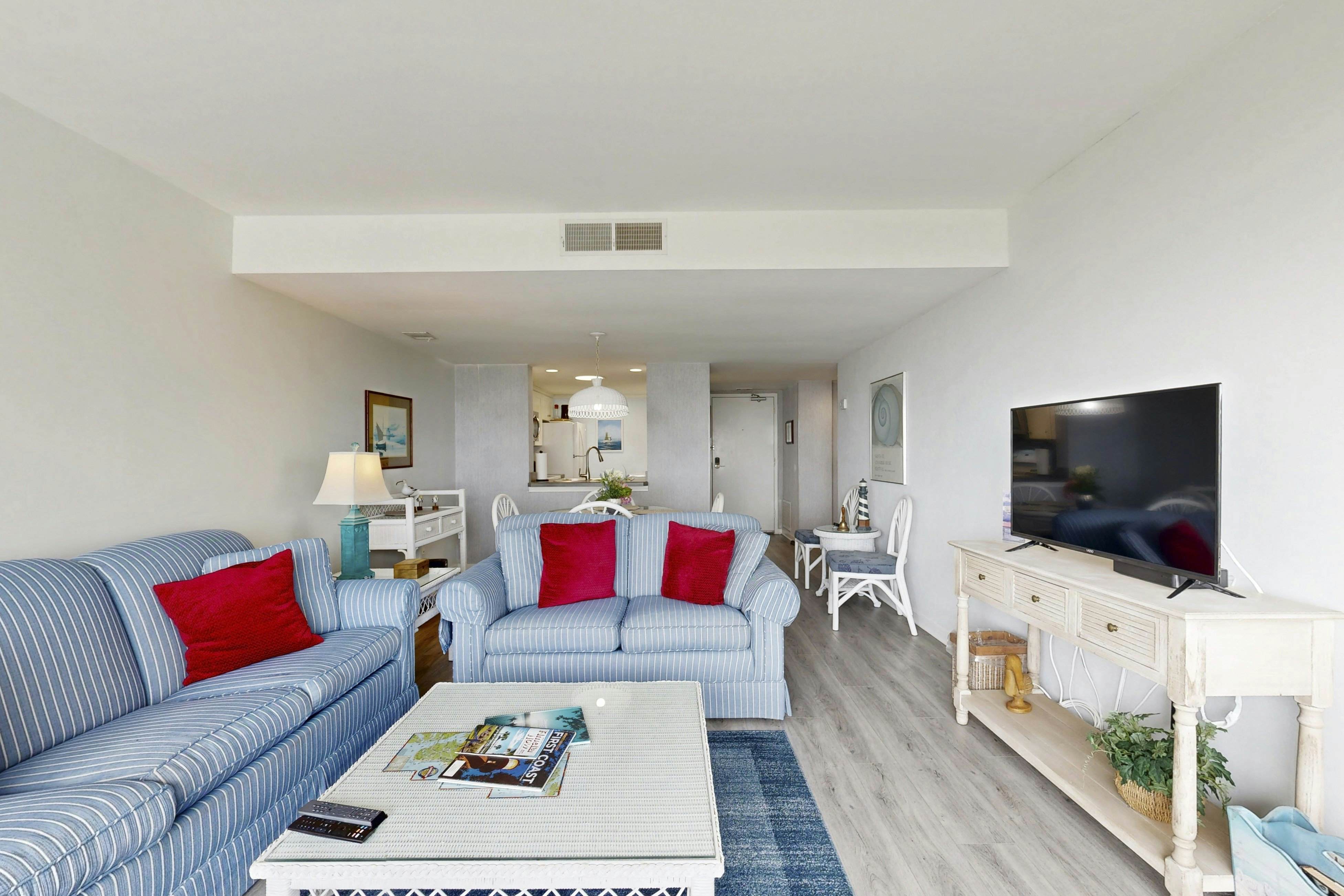 C114 Amelia Surf and Racquet