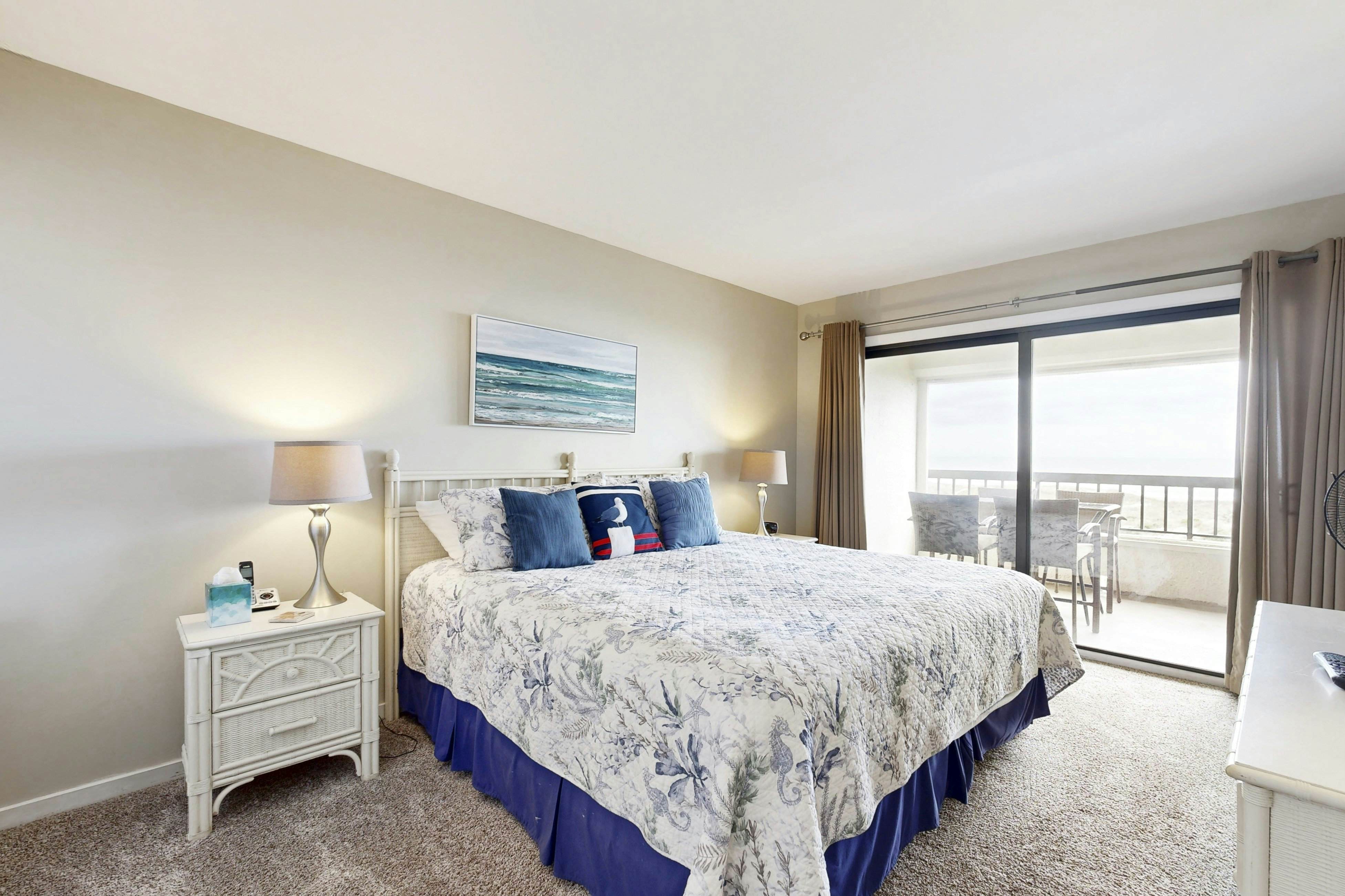 C114 Amelia Surf and Racquet