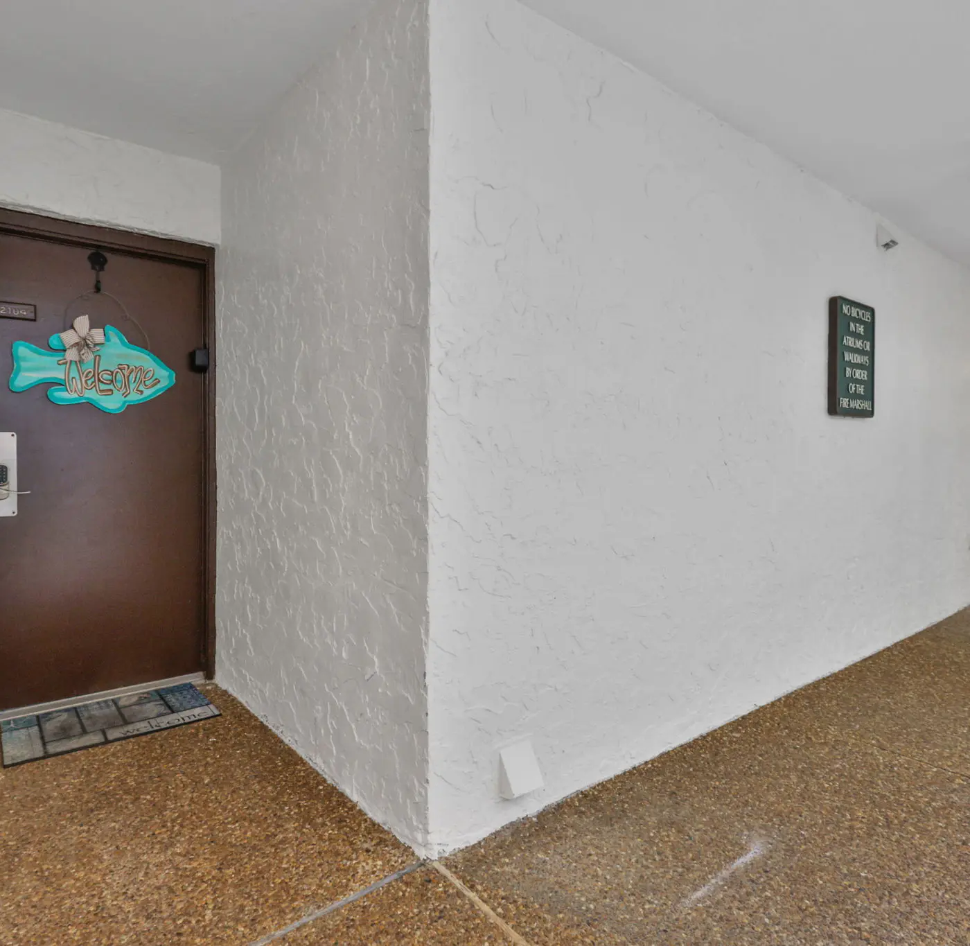 2104 Beach Wood