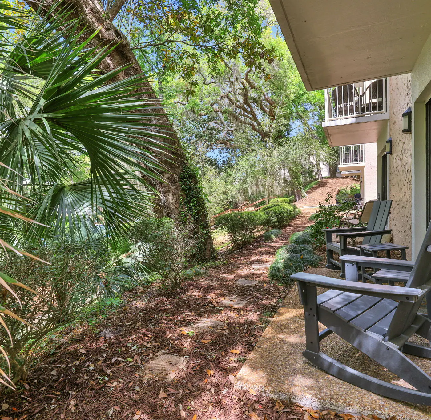 2104 Beach Wood