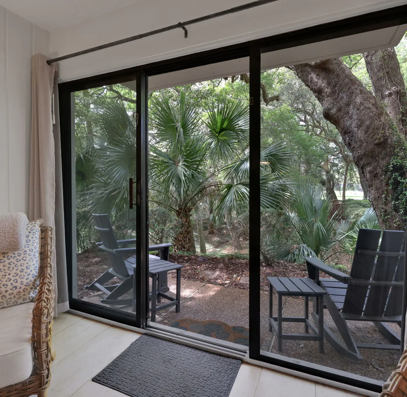 2104 Beach Wood