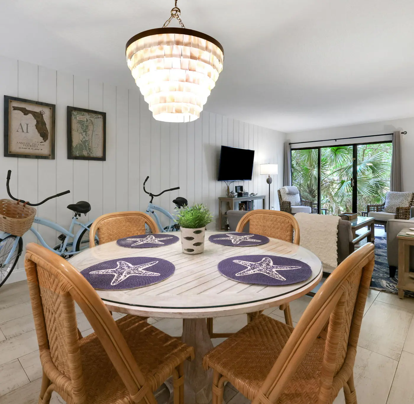 2104 Beach Wood