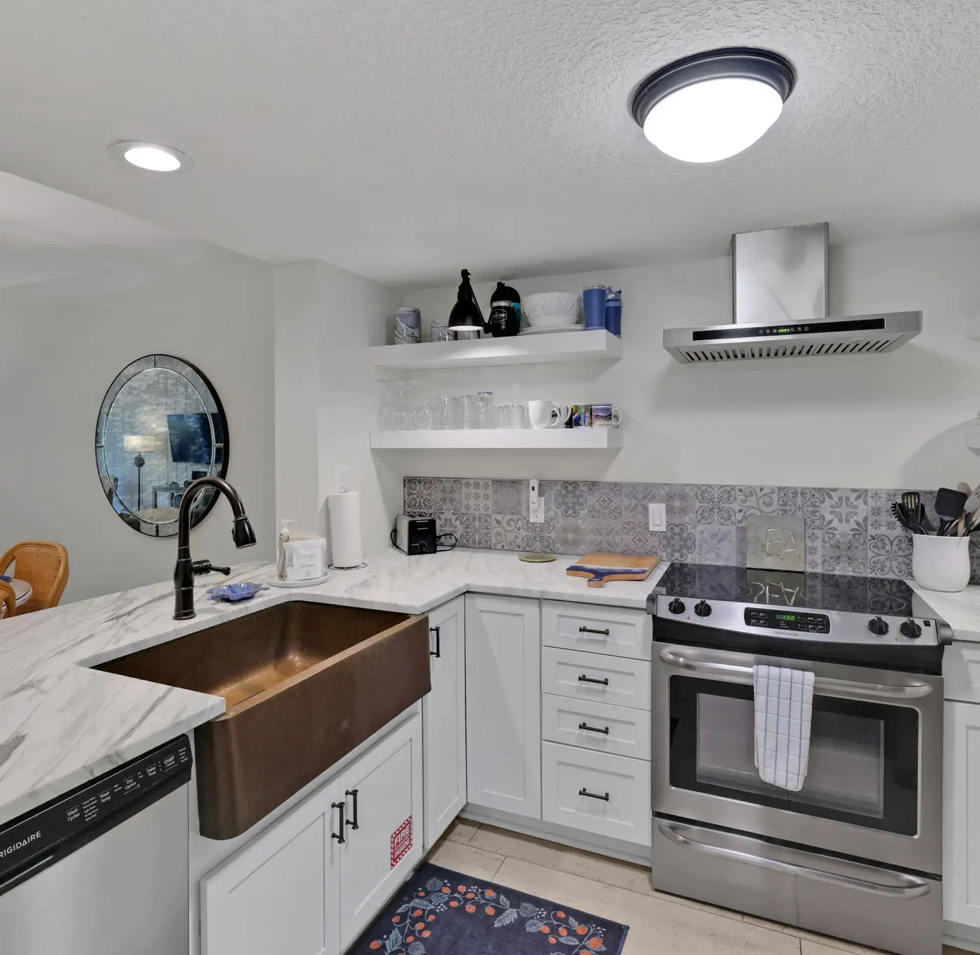 2104 Beach Wood