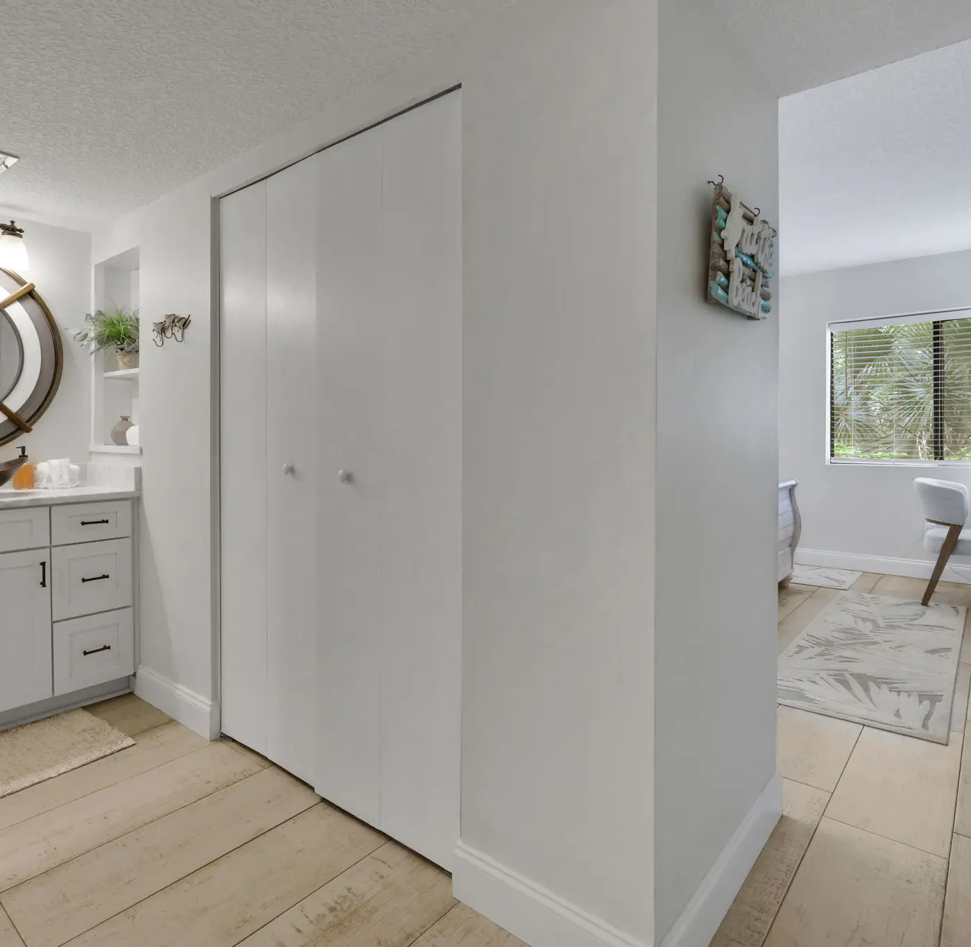2104 Beach Wood