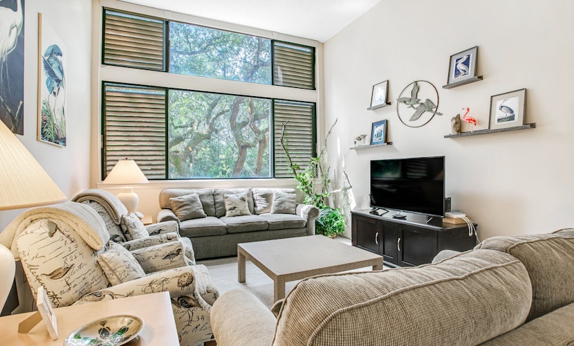 Beautifully updated condo in Amelia Island Plantation with balcony & pool